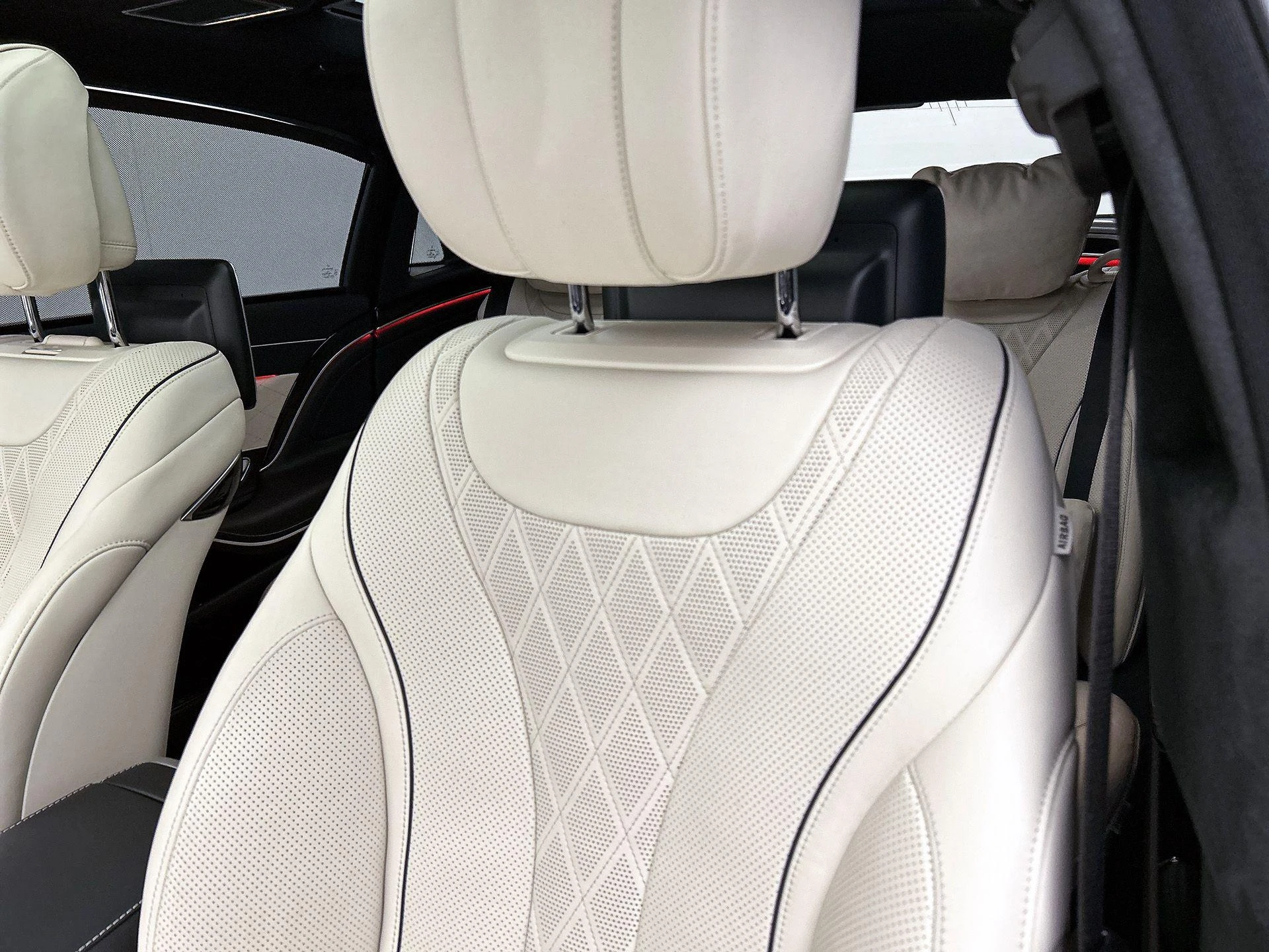 Mercedes-Benz-S-Klasse-image-11