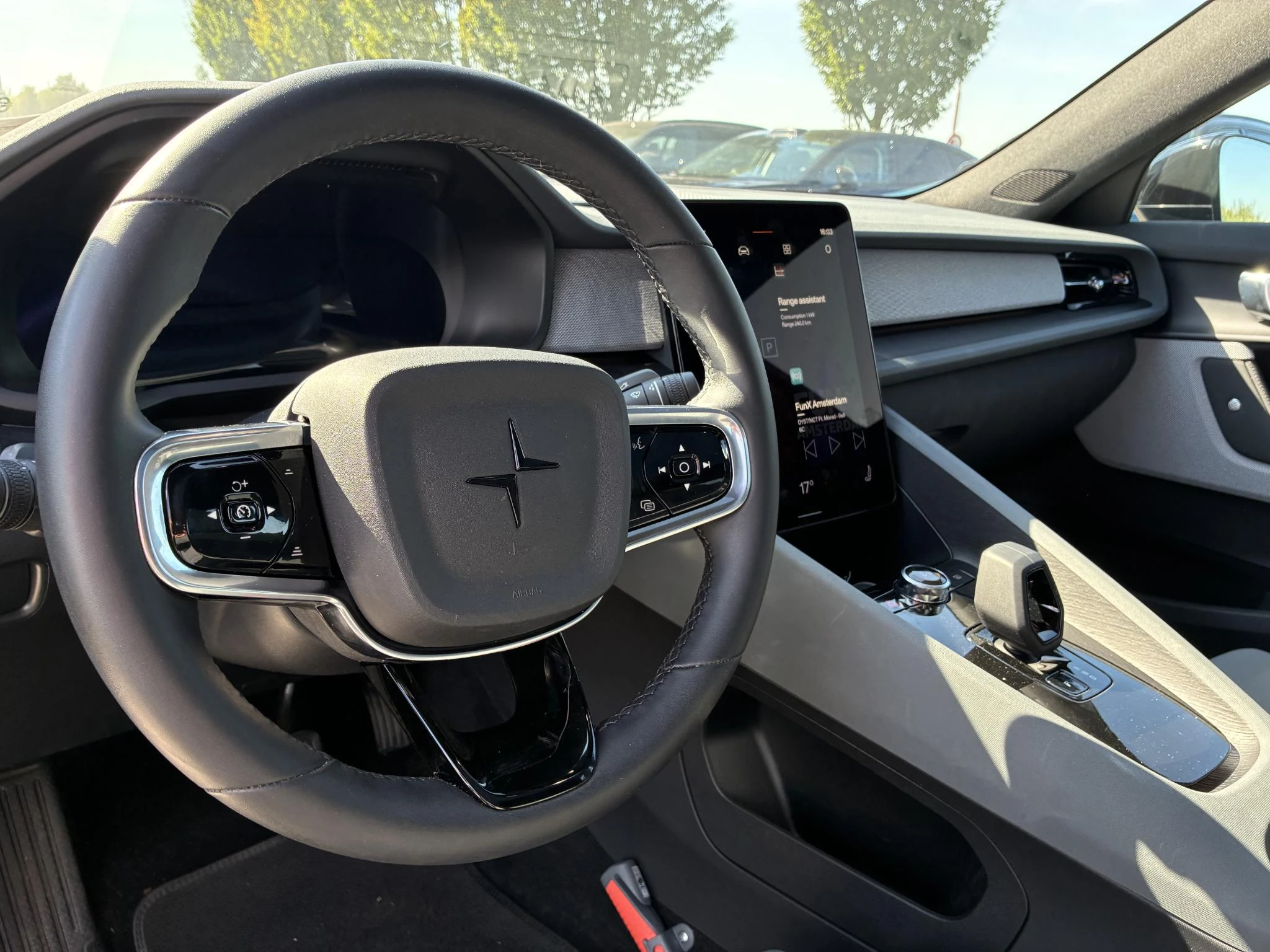 Polestar-2-image-10