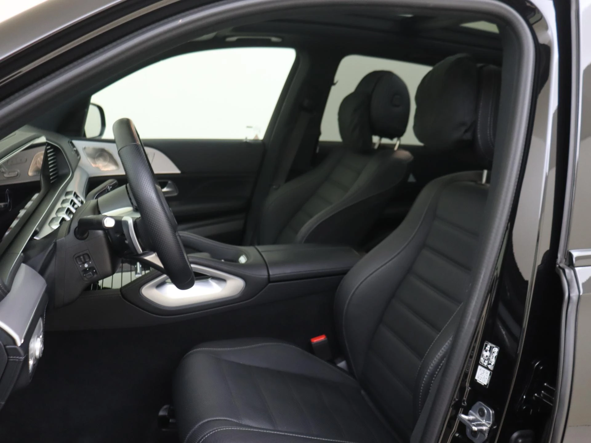 Mercedes-Benz-GLE-image-14
