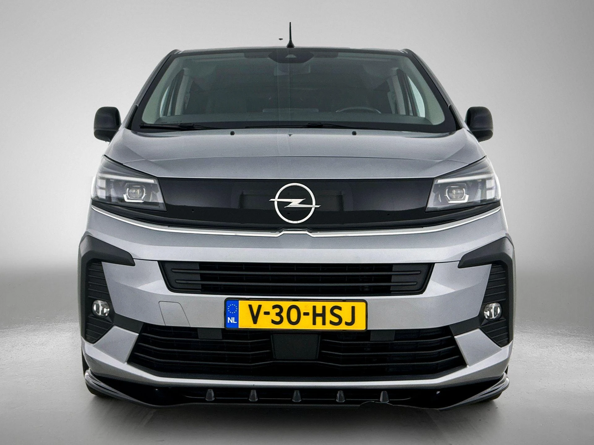 Opel-Vivaro-image-4