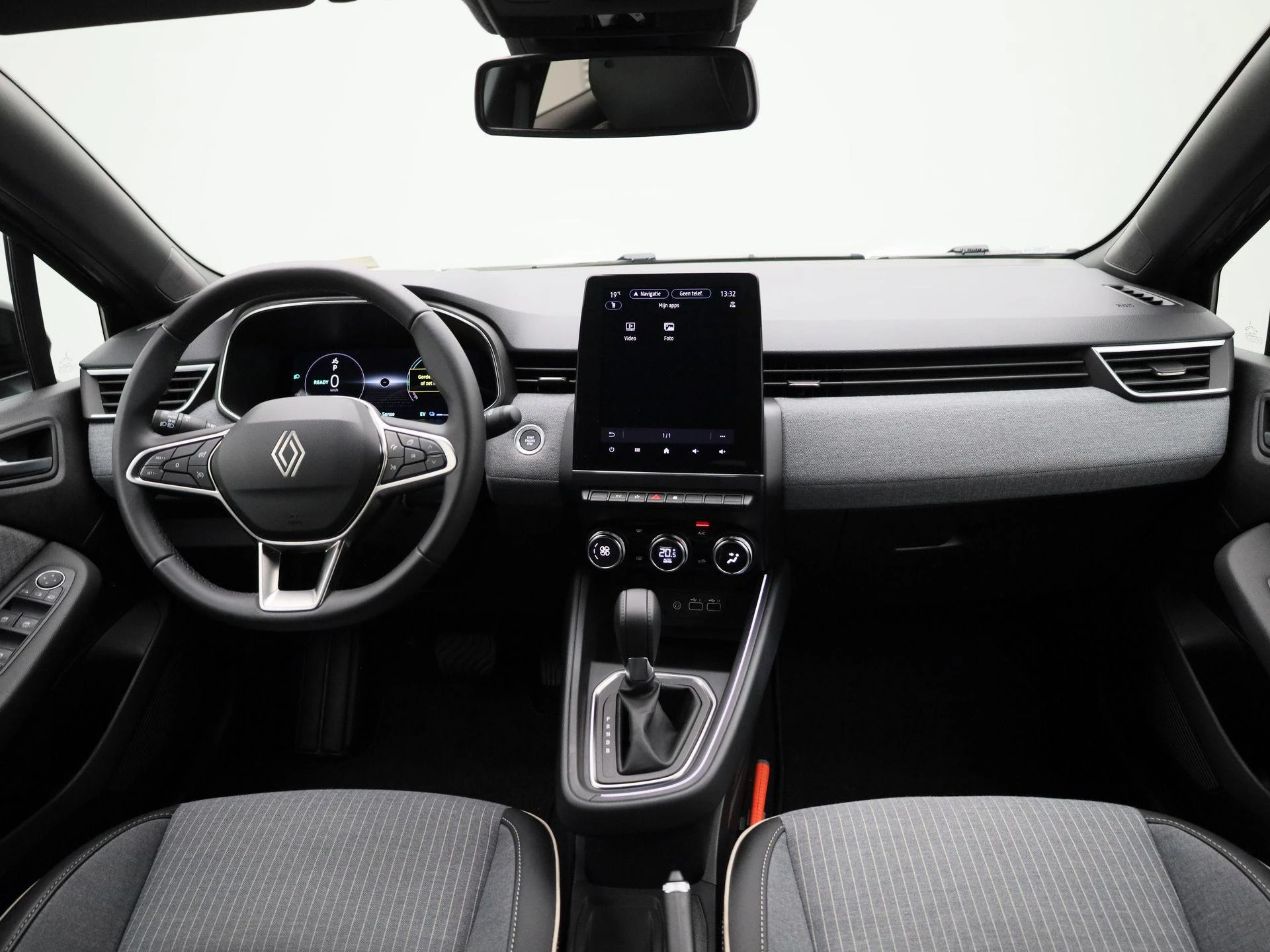 Renault-Clio-image-33
