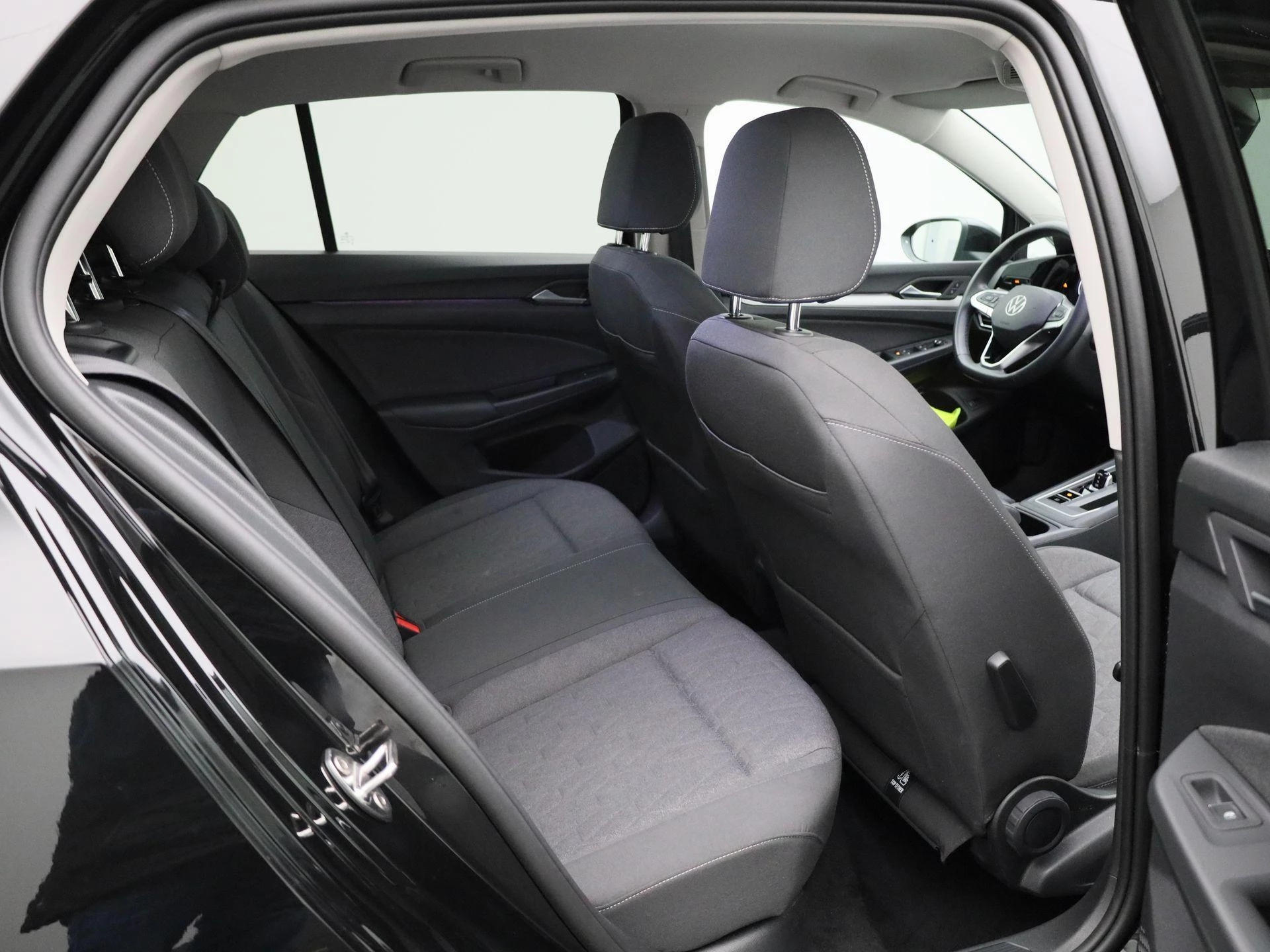 Volkswagen-Golf-image-30