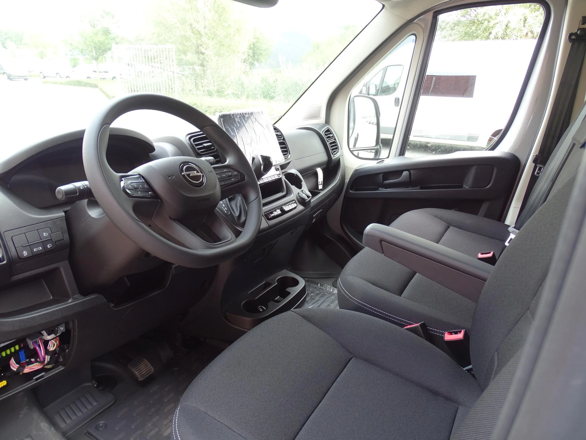 Opel-Movano-image-9