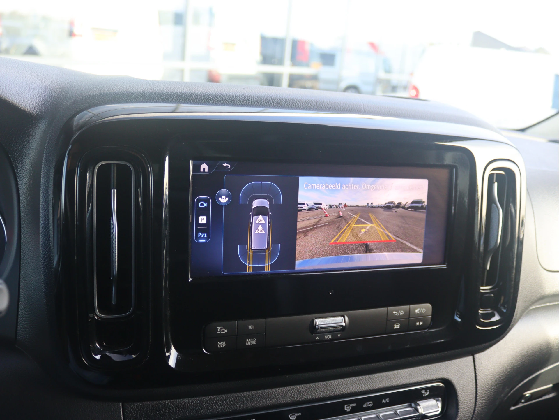 Mercedes-Benz-Vito-image-9