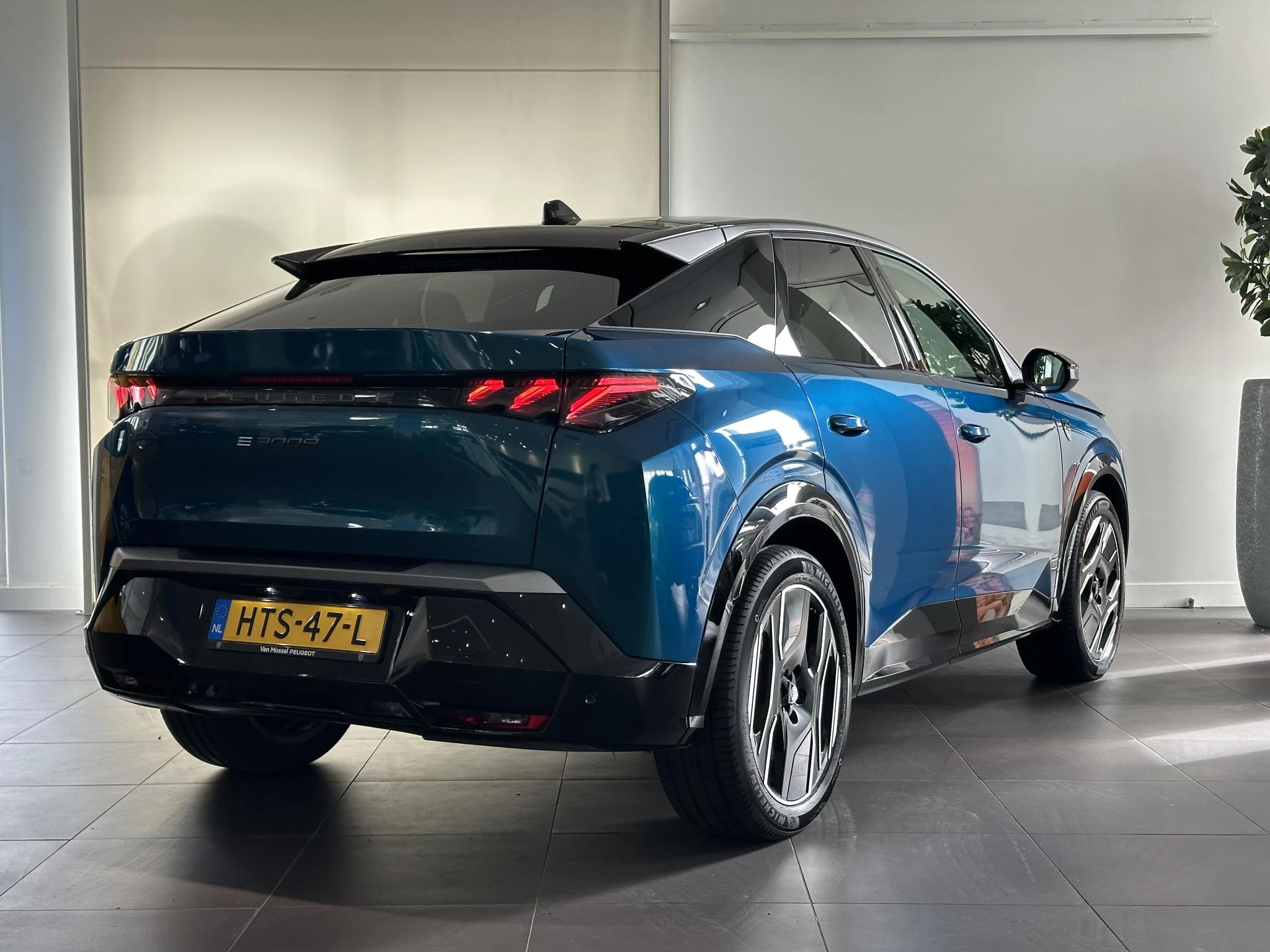 Peugeot-e-3008-image-4