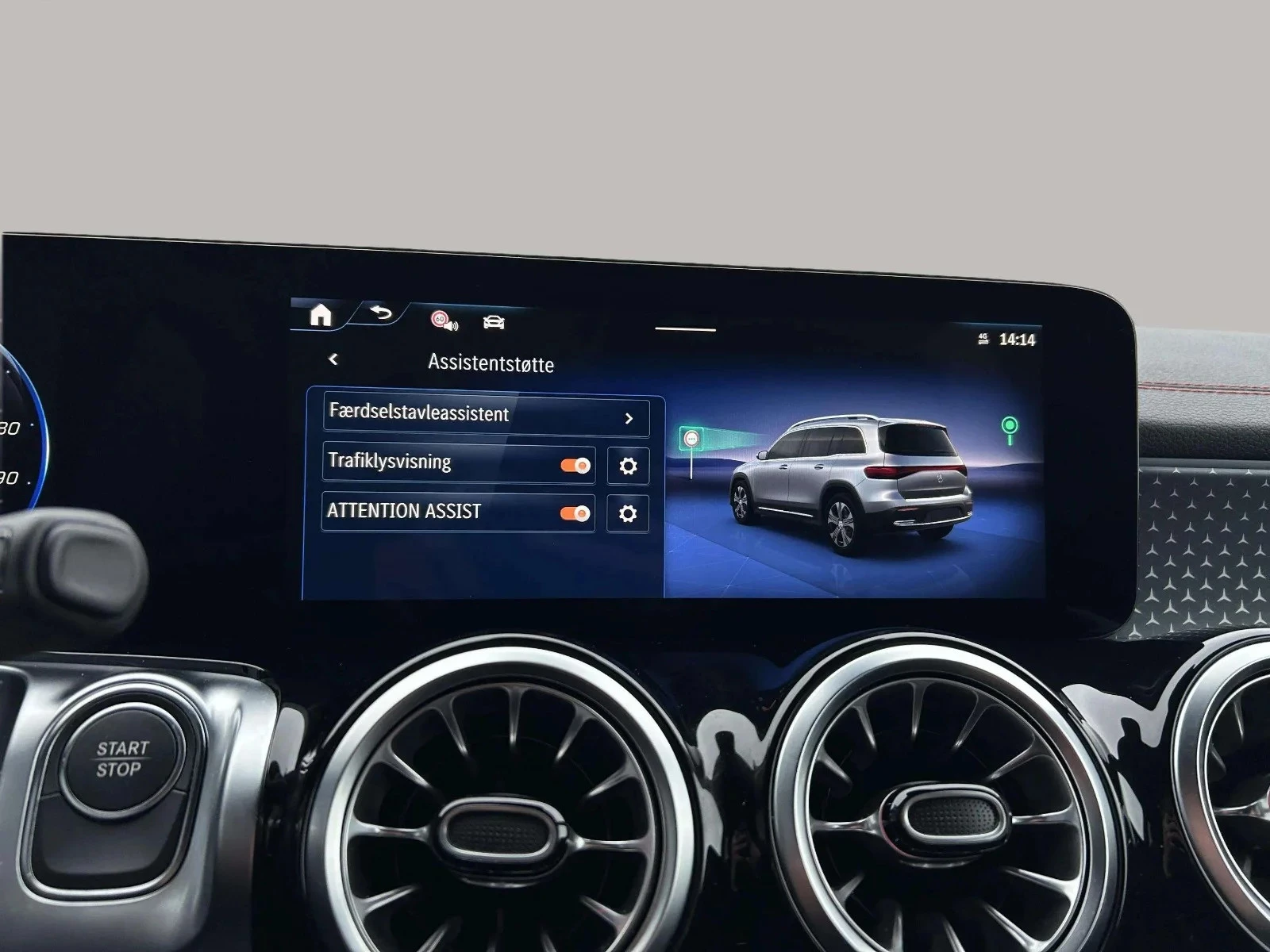 Mercedes-Benz-EQB-image-20