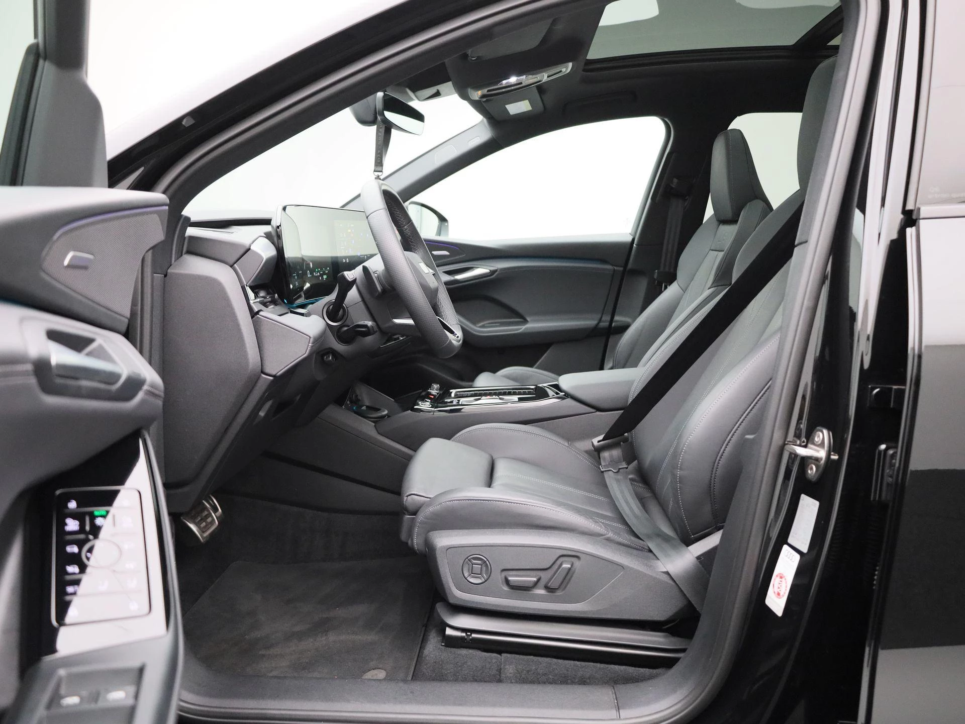 Audi-Q6 e-tron-image-10
