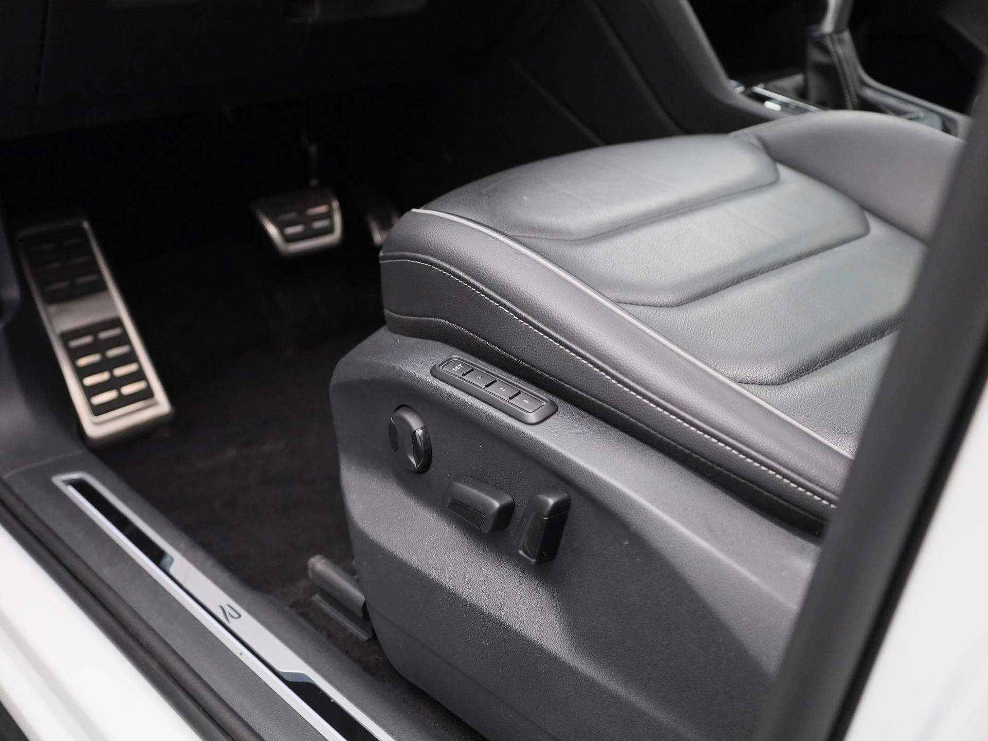 Volkswagen-Tiguan-image-36
