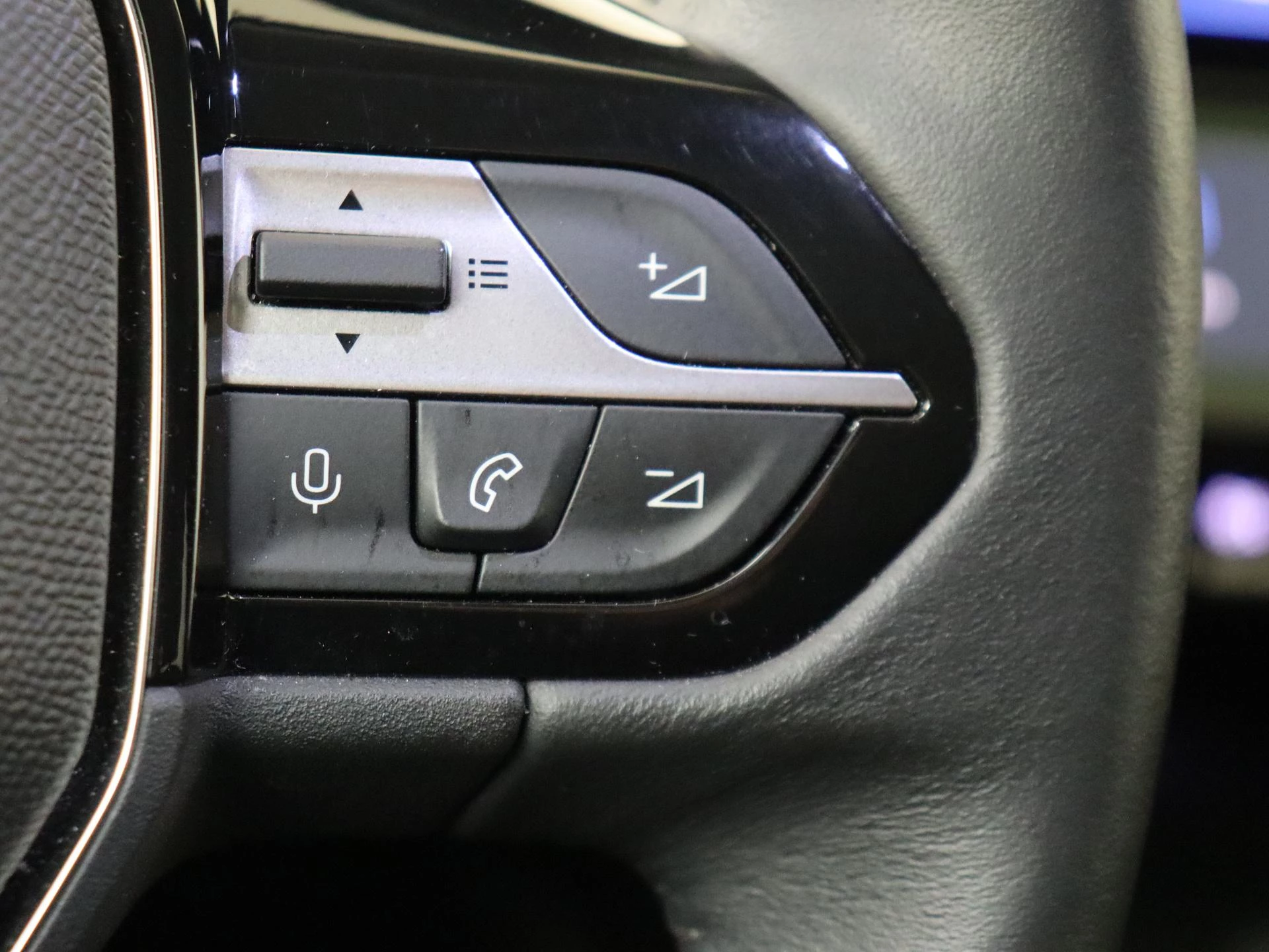 Peugeot-308-image-16