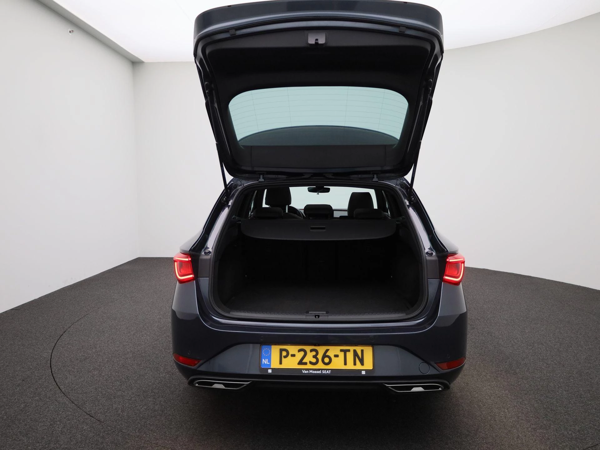 SEAT Leon Sportstourer 1.5 eTSI FR Business Intense