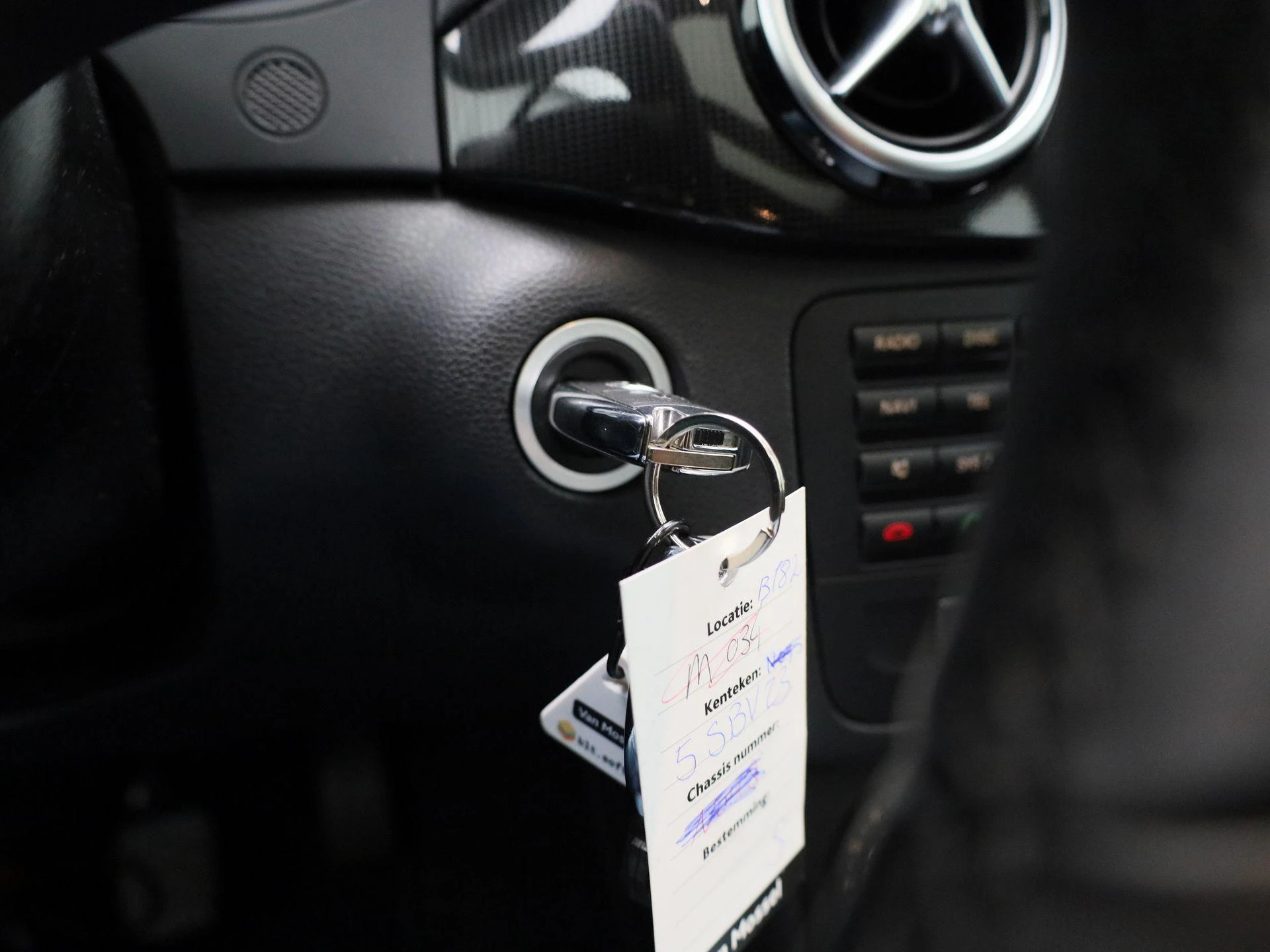 Mercedes-Benz-B-Klasse-image-21