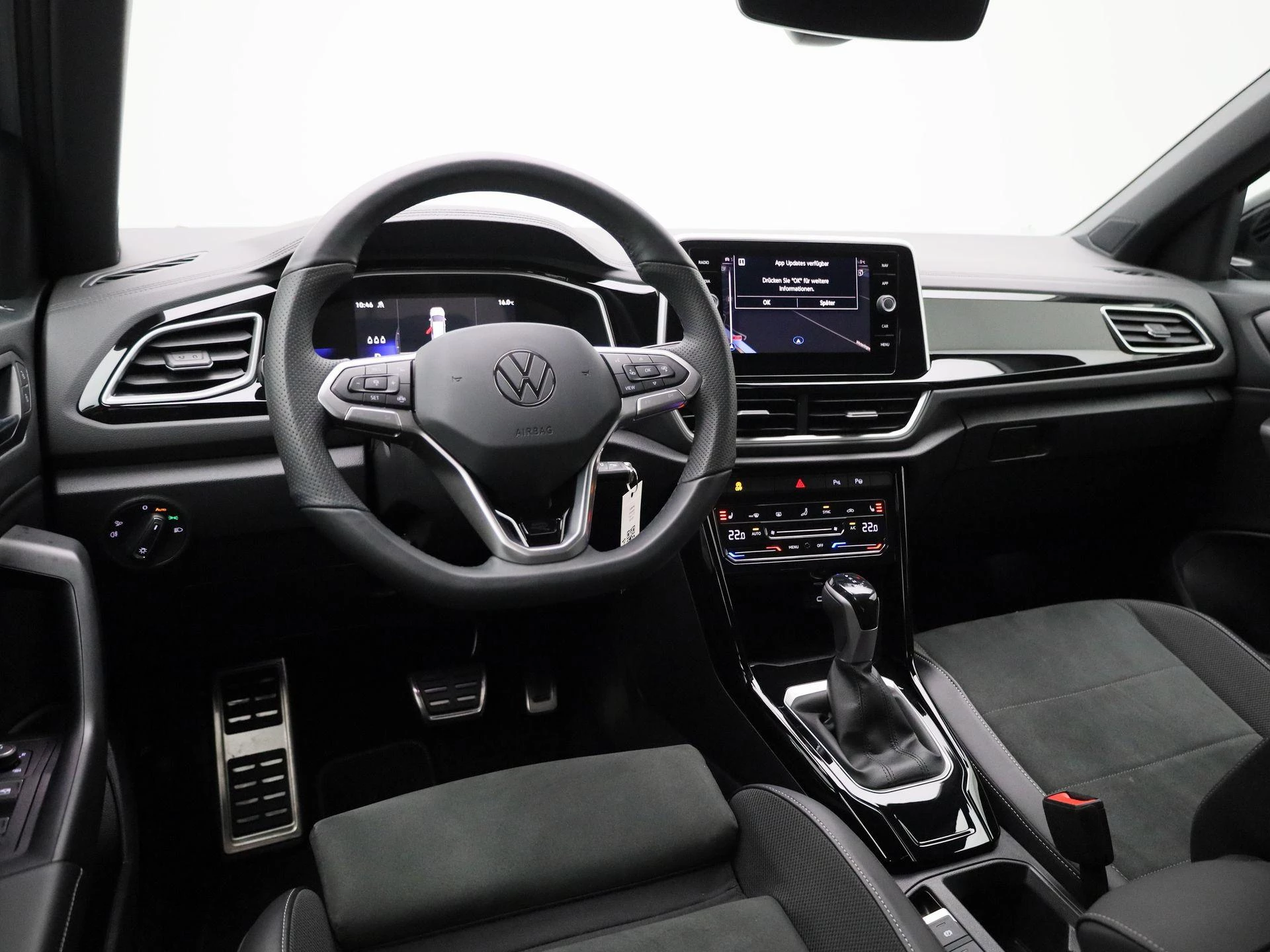 Volkswagen-T-Roc-image-6