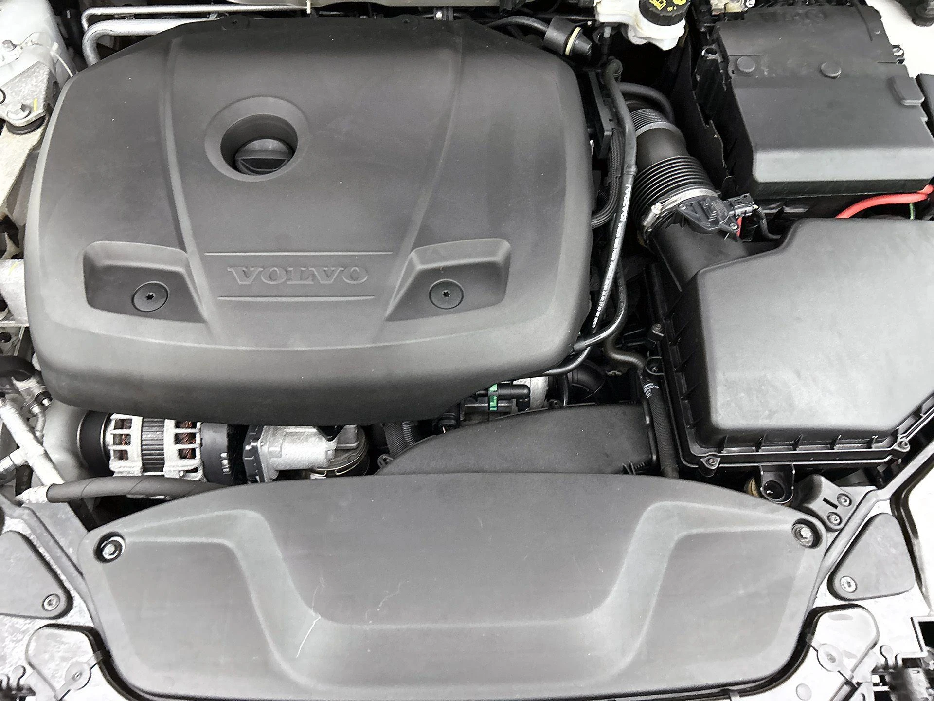 Volvo-V40-image-25