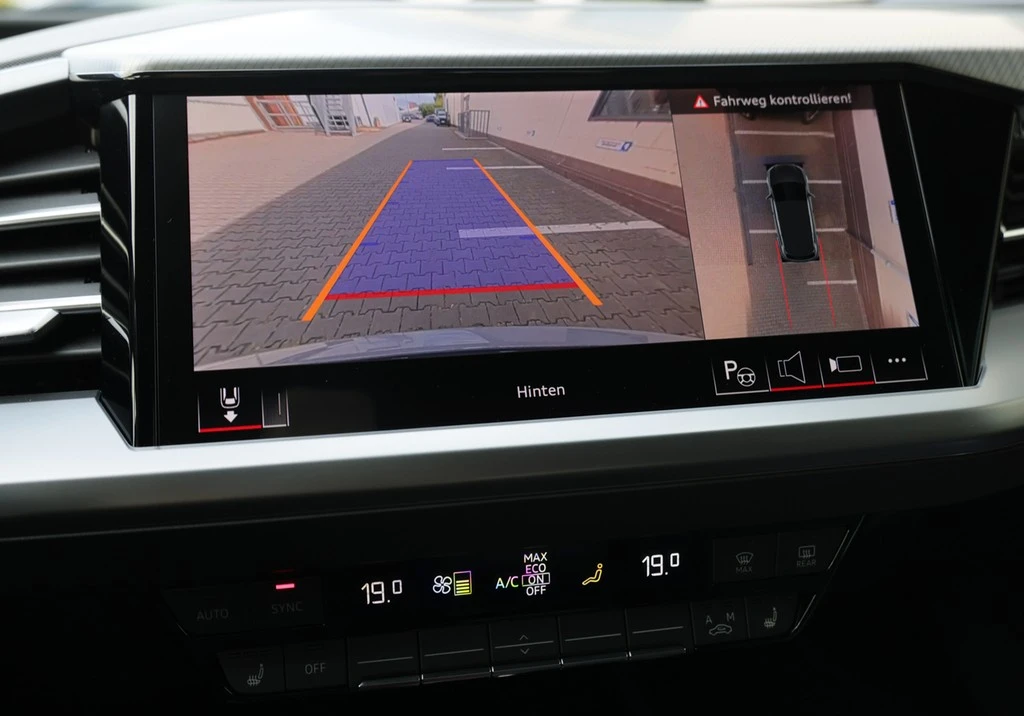 Audi Q4 e-tron 45 S line