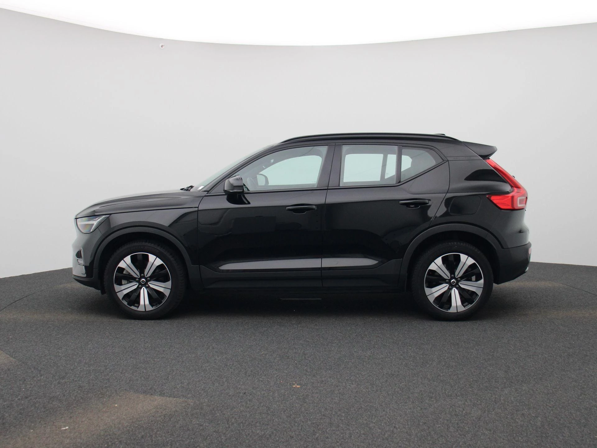 Volvo-XC40-image-3