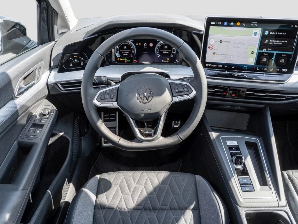 Volkswagen-Golf-image-13