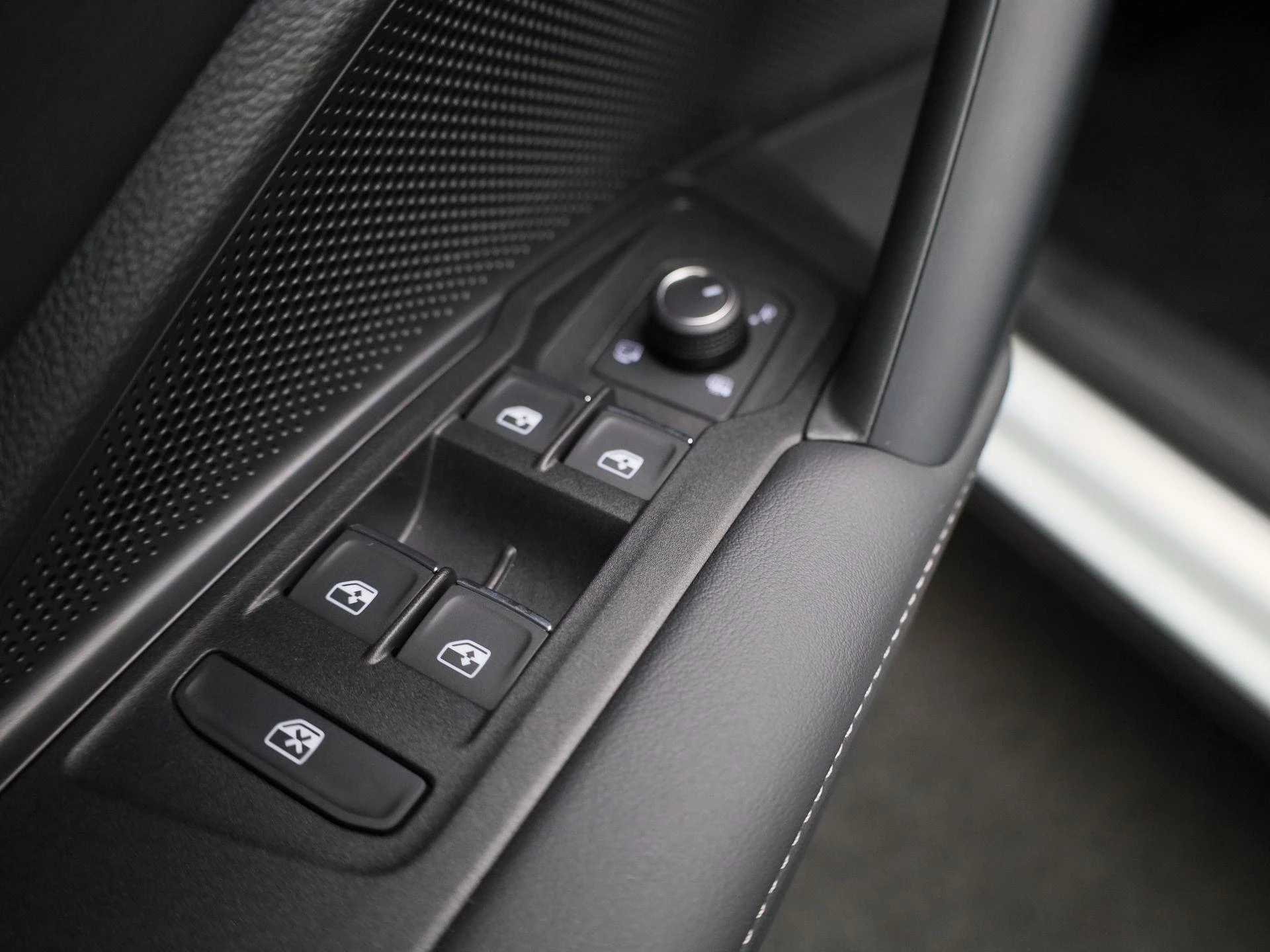 Volkswagen-Tiguan-image-33