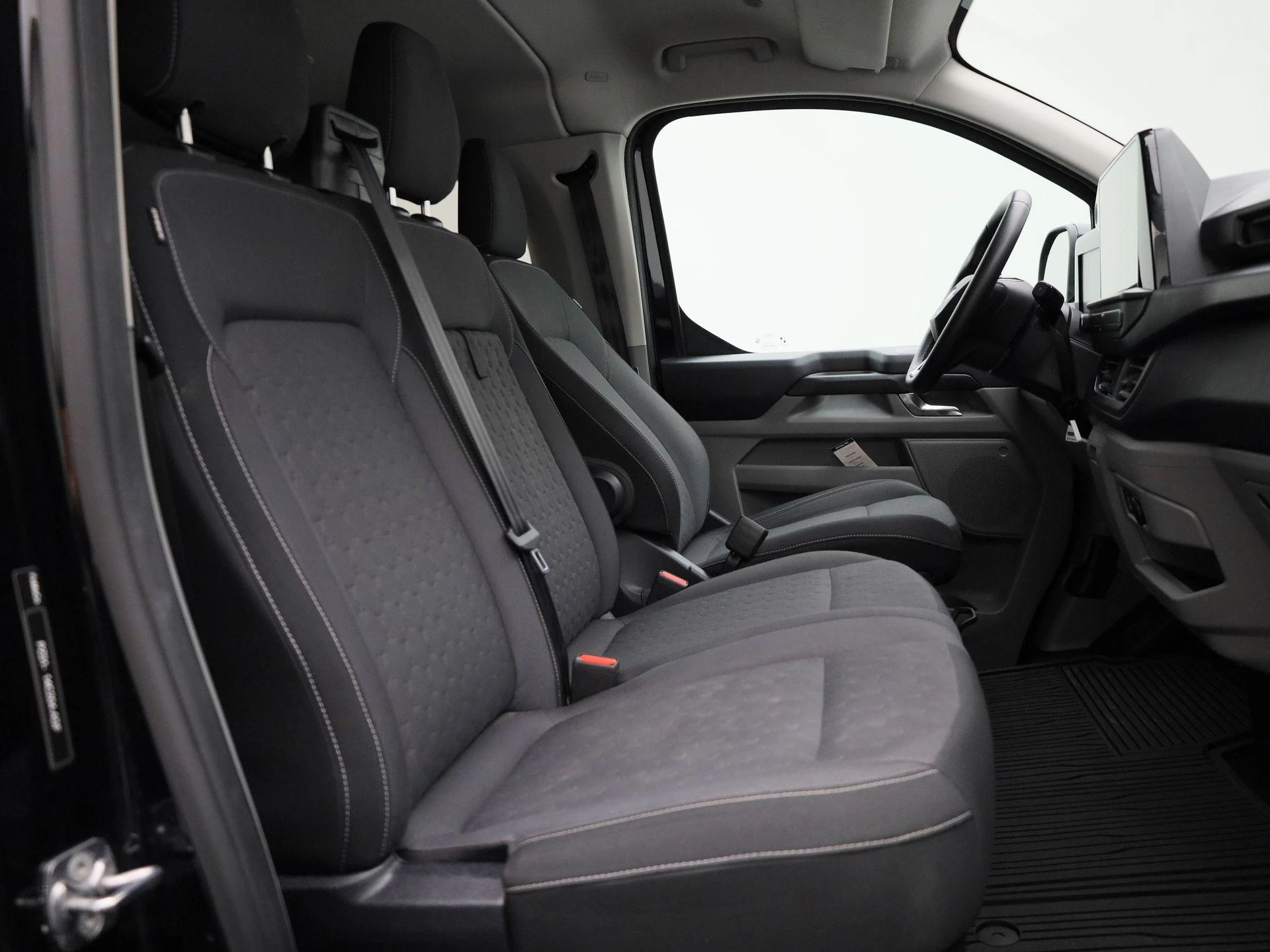 Ford-Transit Custom-image-32