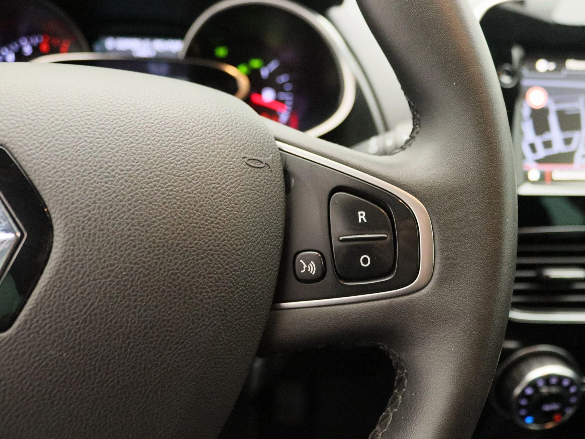 Renault-Clio-image-17