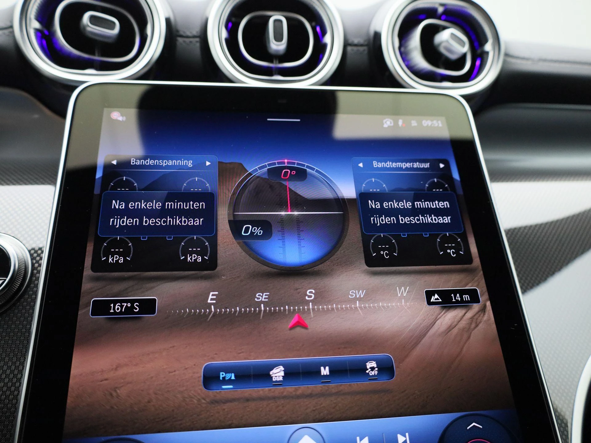 Mercedes-Benz-GLC-image-27