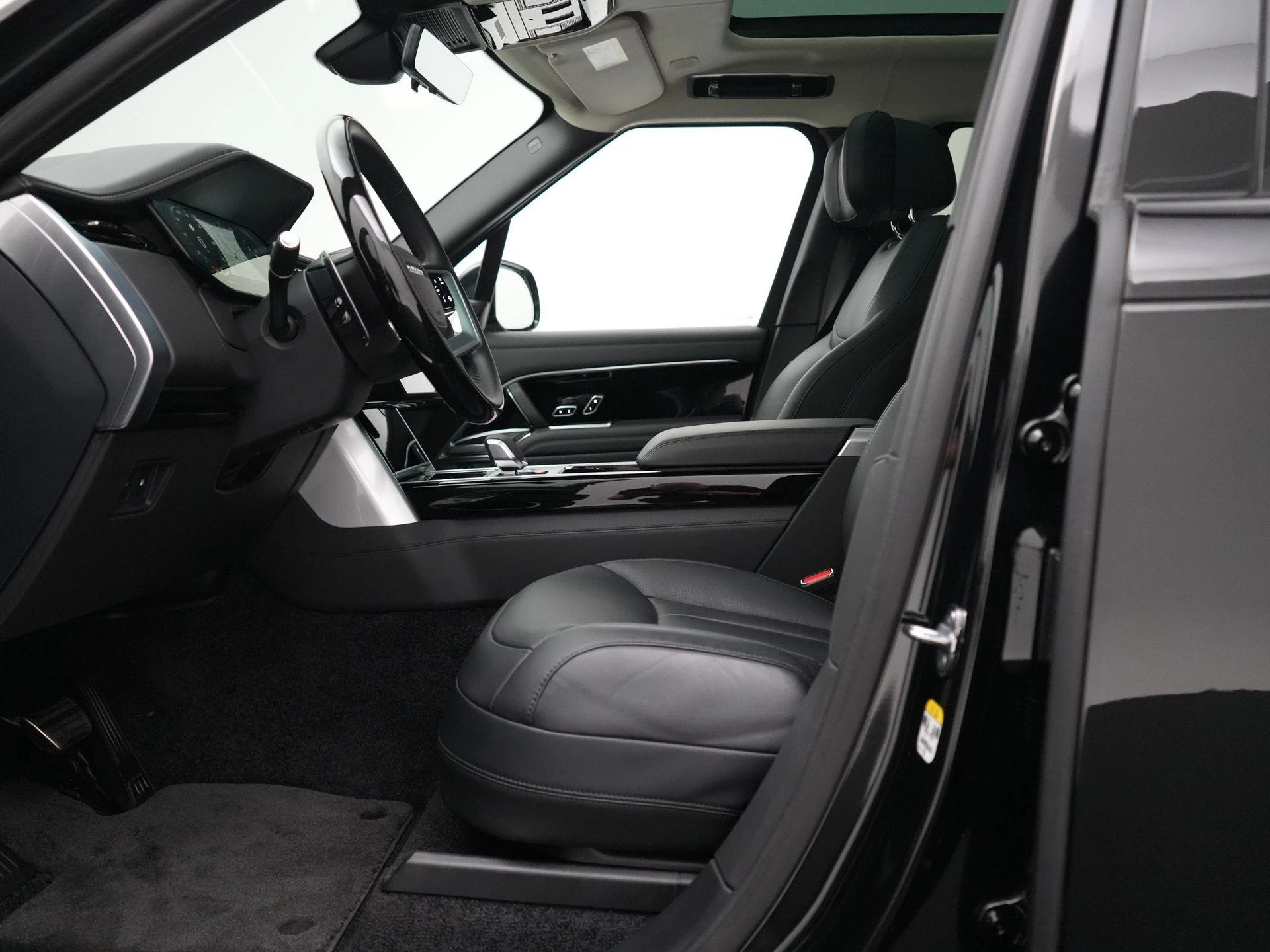Land Rover-Range Rover-image-43