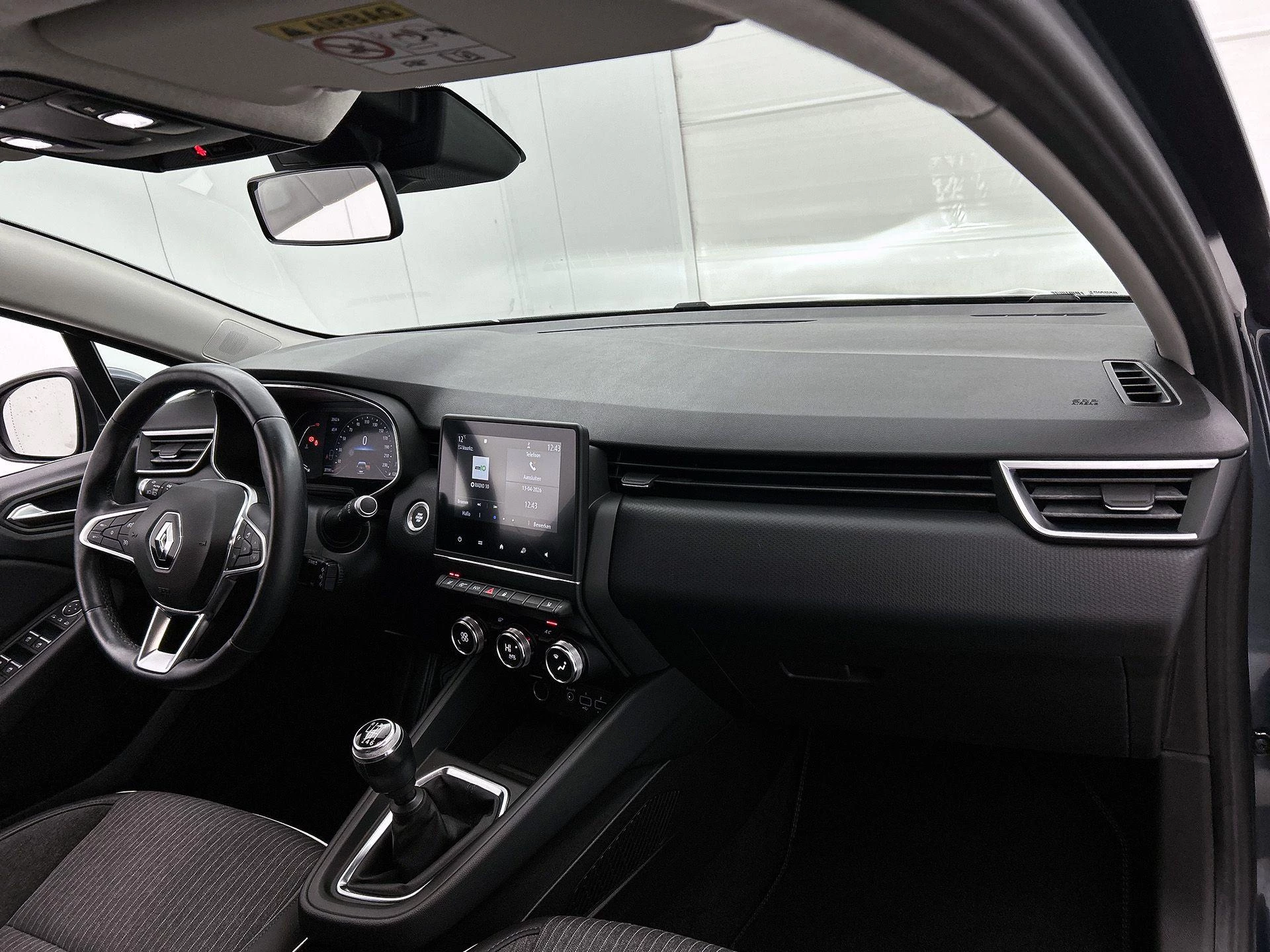 Renault-Clio-image-19