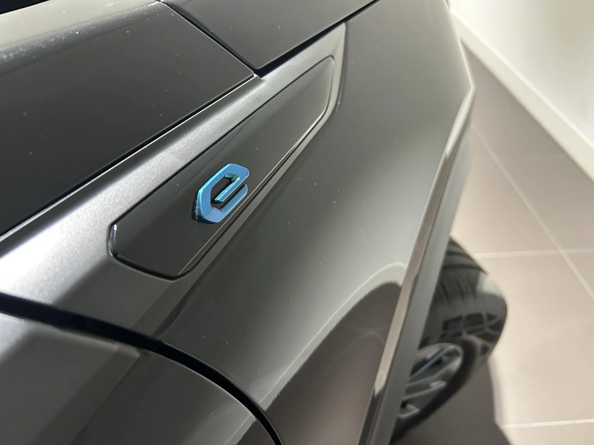 Peugeot-e-2008-image-27