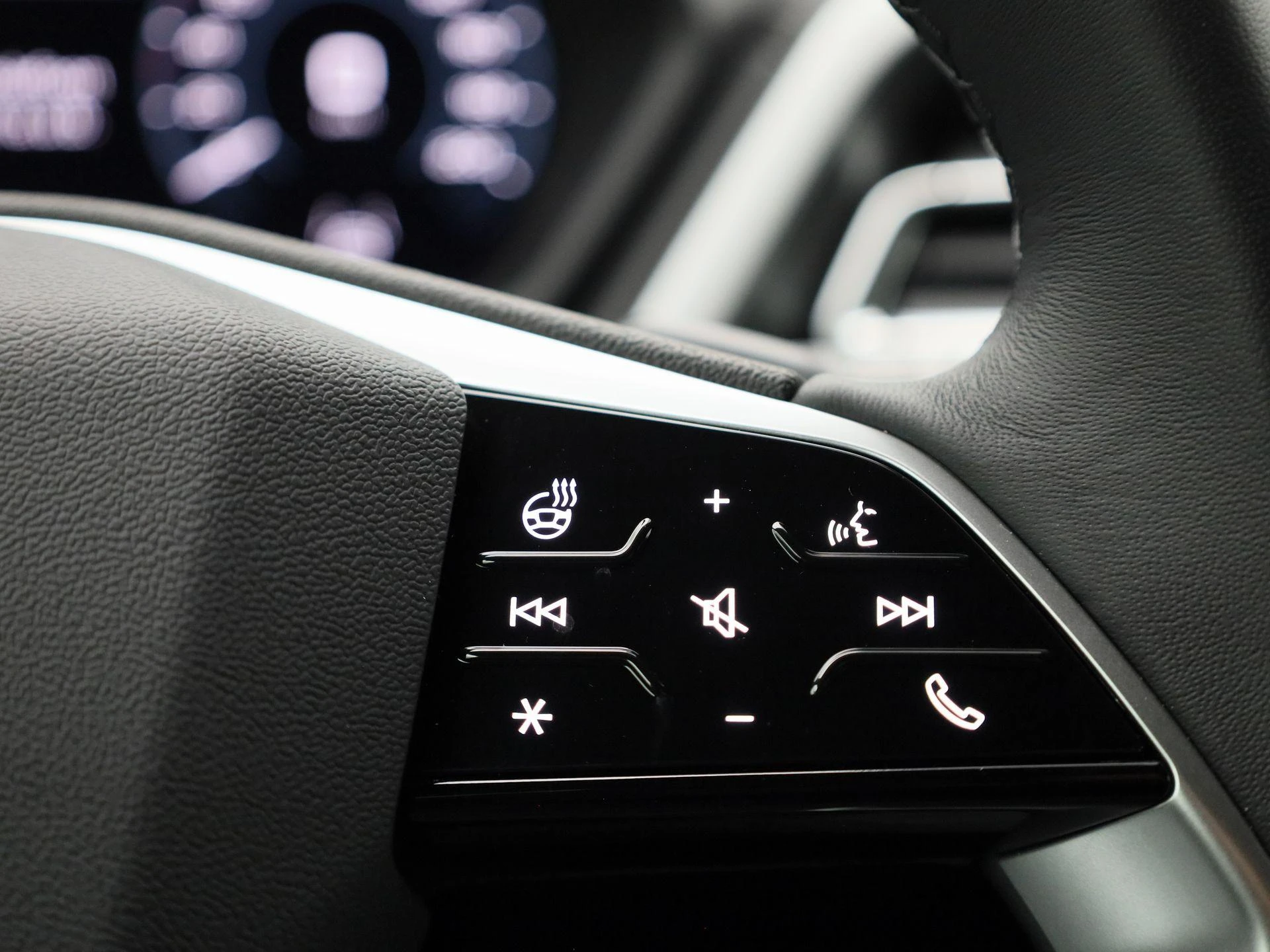 Audi-Q4 e-tron-image-25