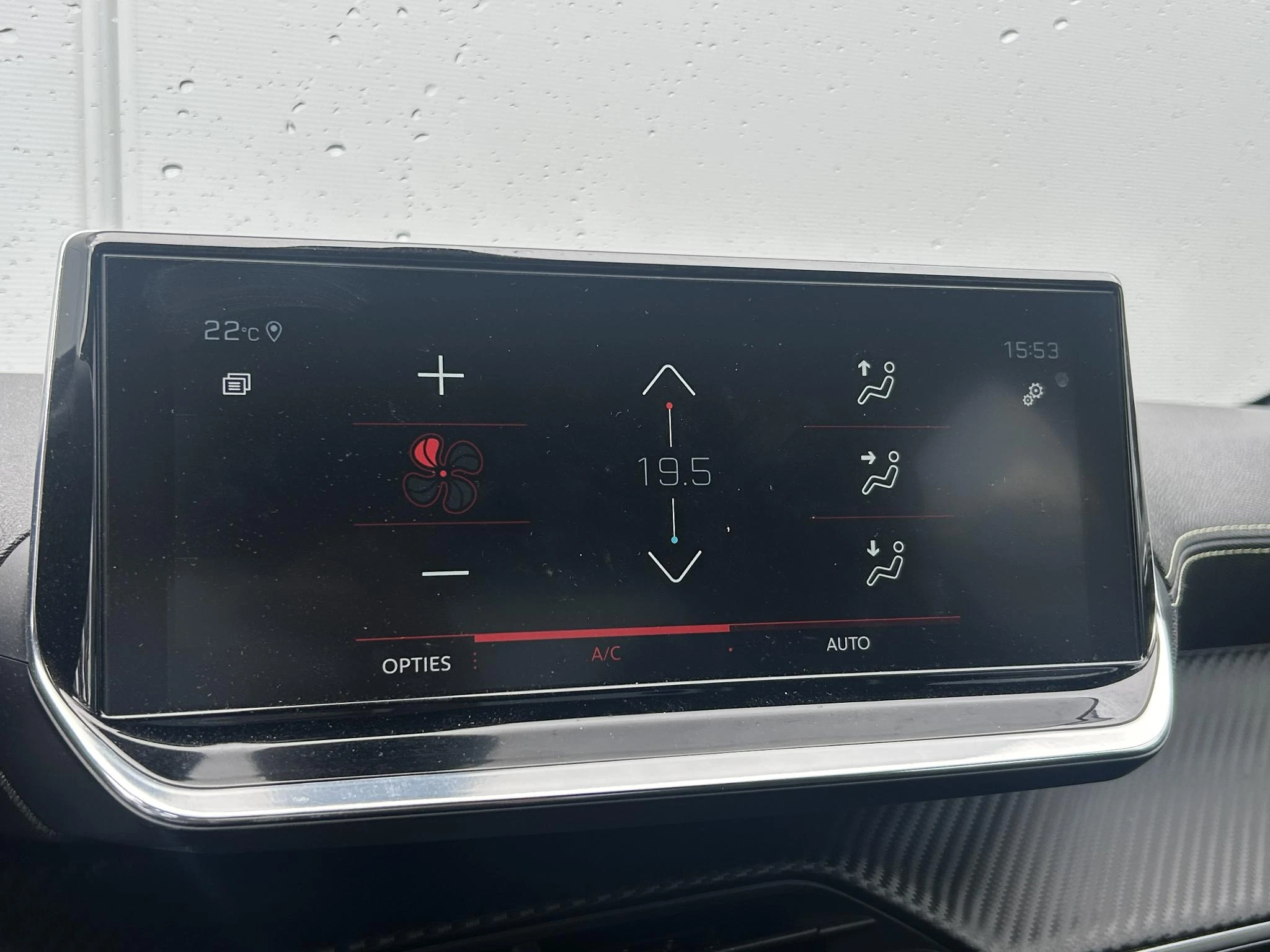 Peugeot-208-image-14