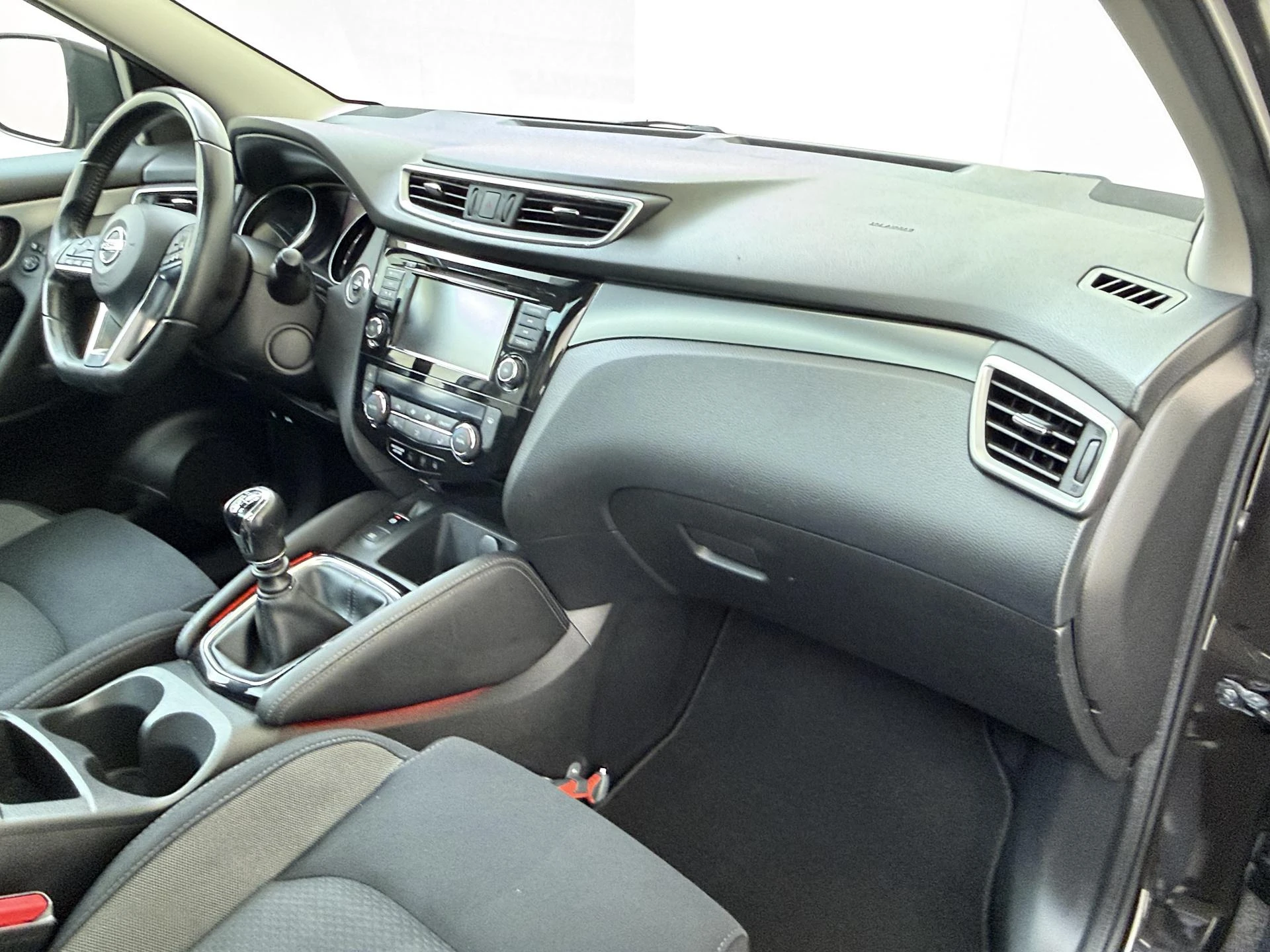 Nissan-QASHQAI-image-4