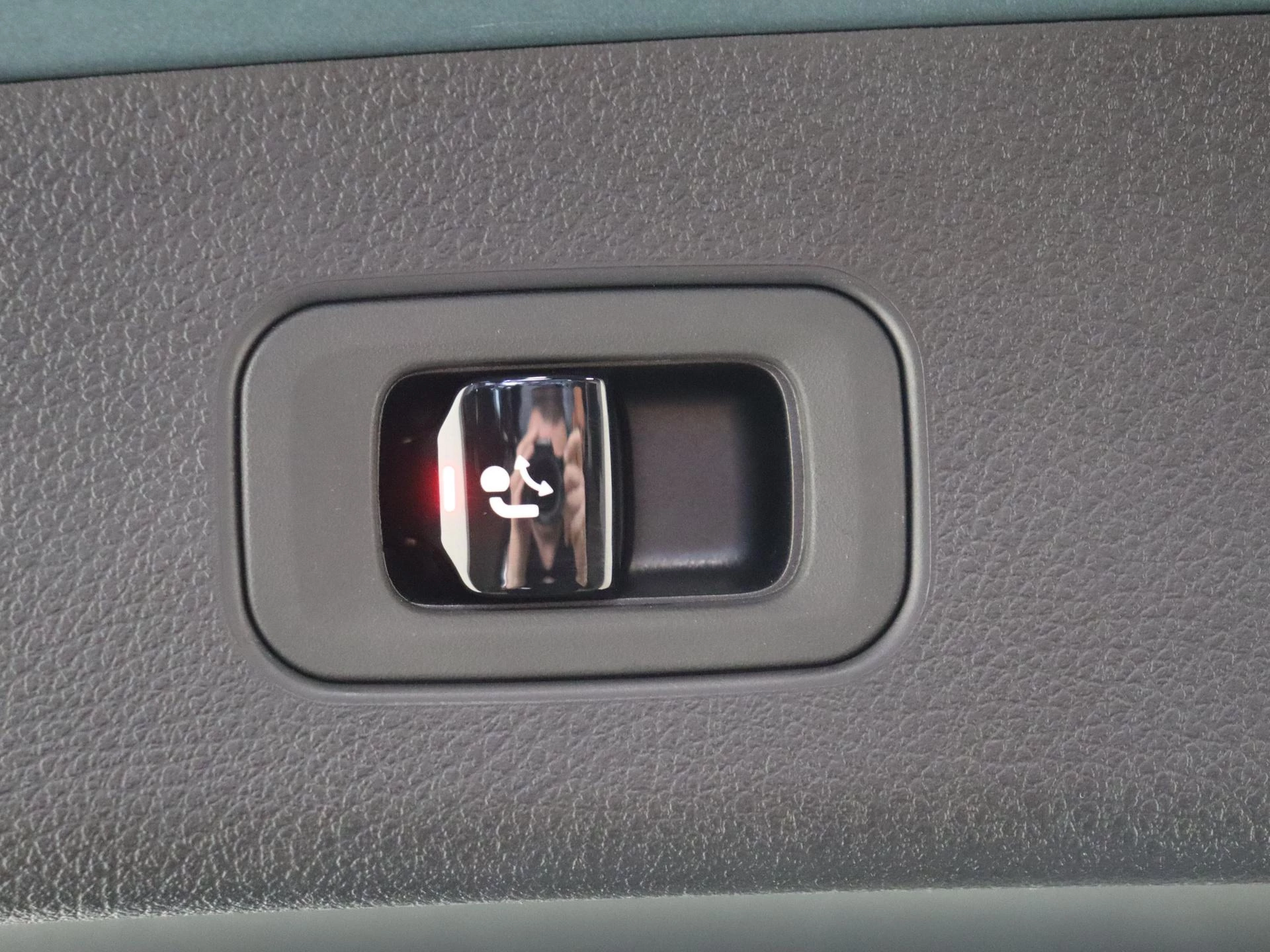 Mercedes-Benz-GLC-image-31