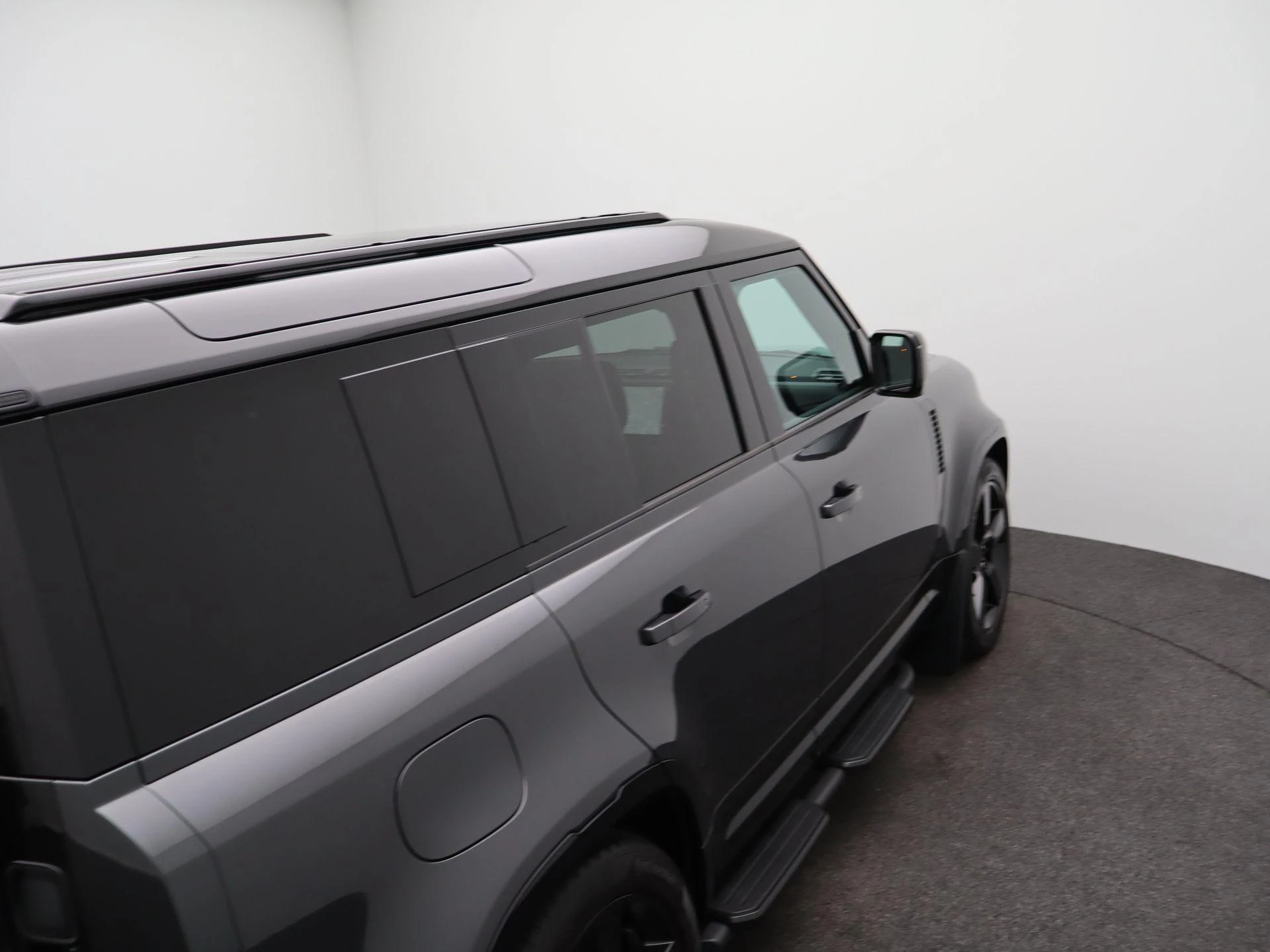 Land Rover Defender 110 2.0 P300e 110 Dynamic Edition