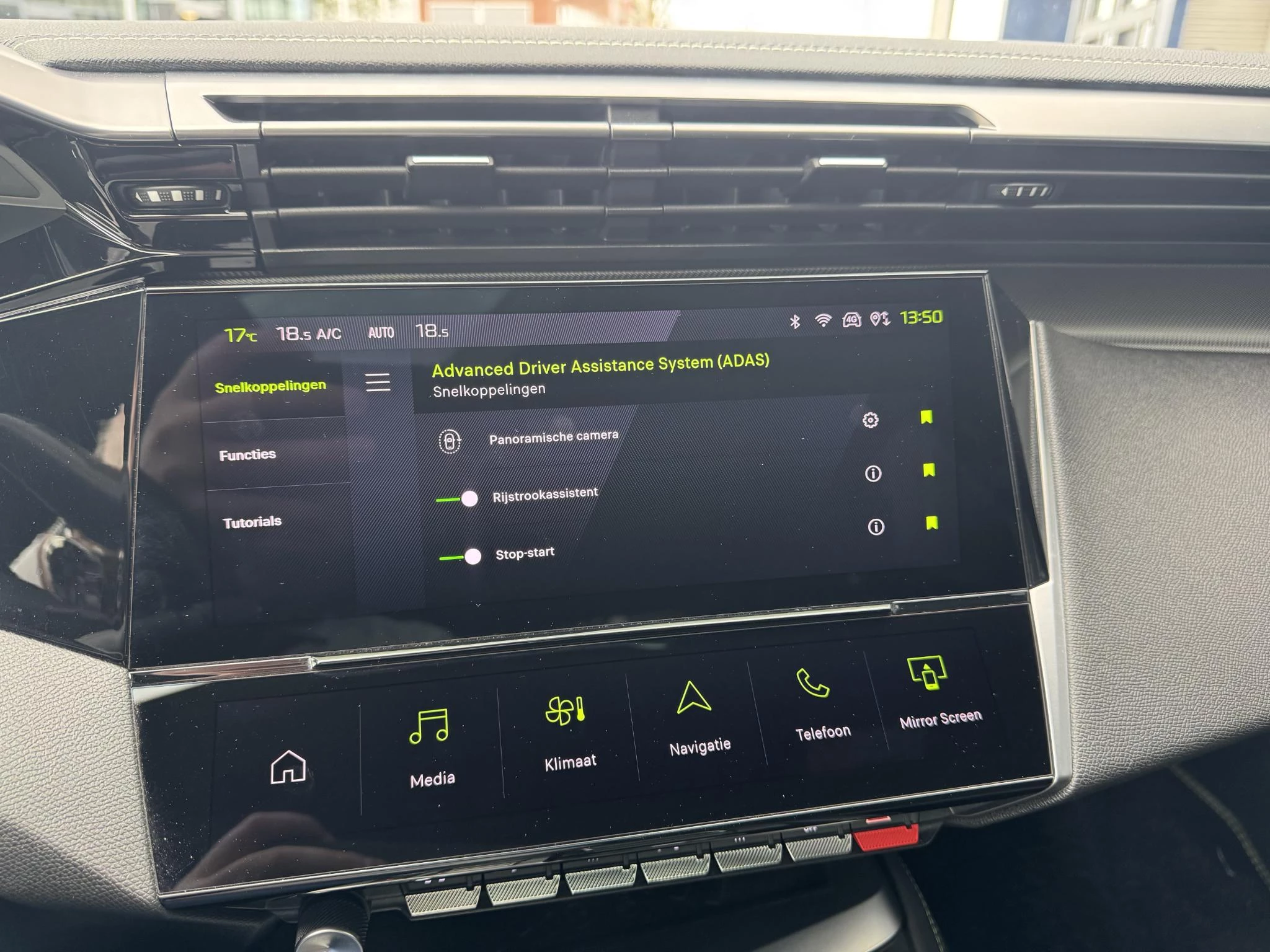 Peugeot-308-image-18