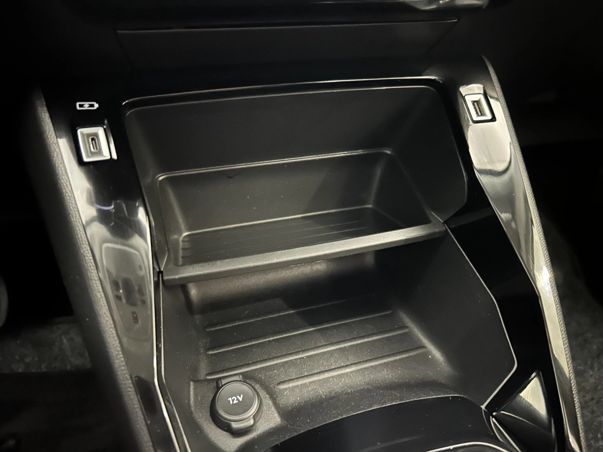 Peugeot-e-2008-image-18