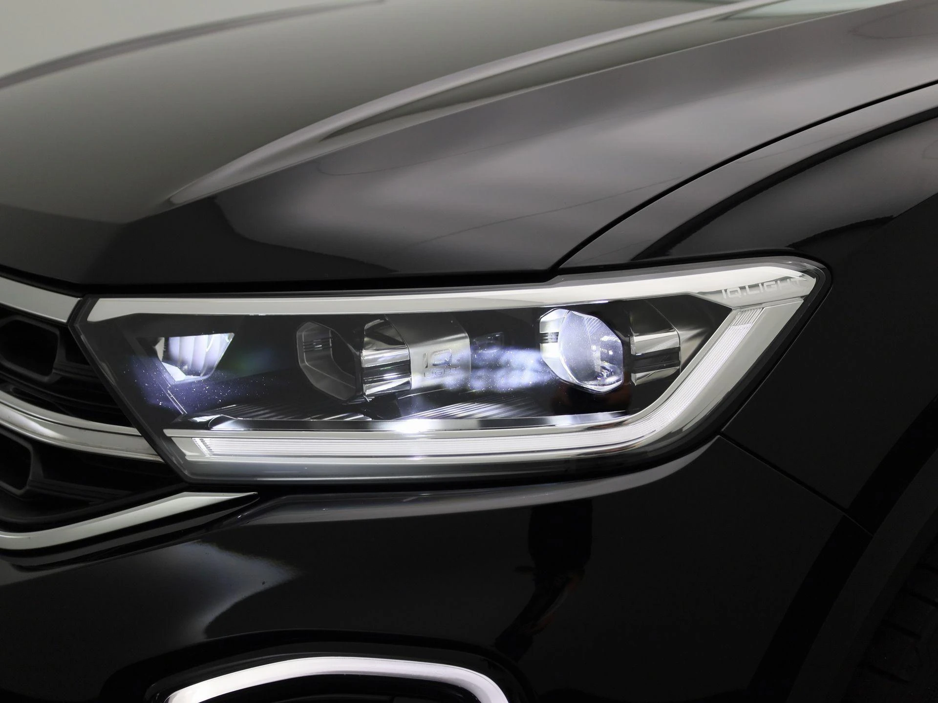 Volkswagen-T-Roc-image-14