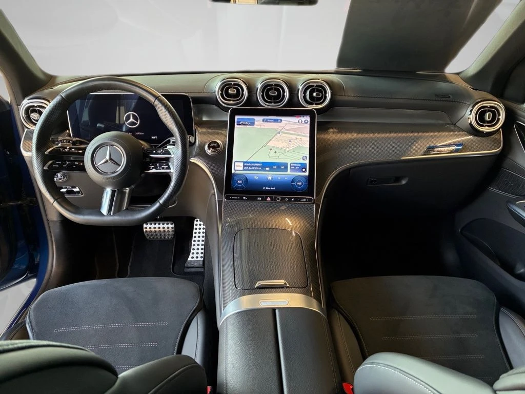 Mercedes-Benz-GLC 300-image-11