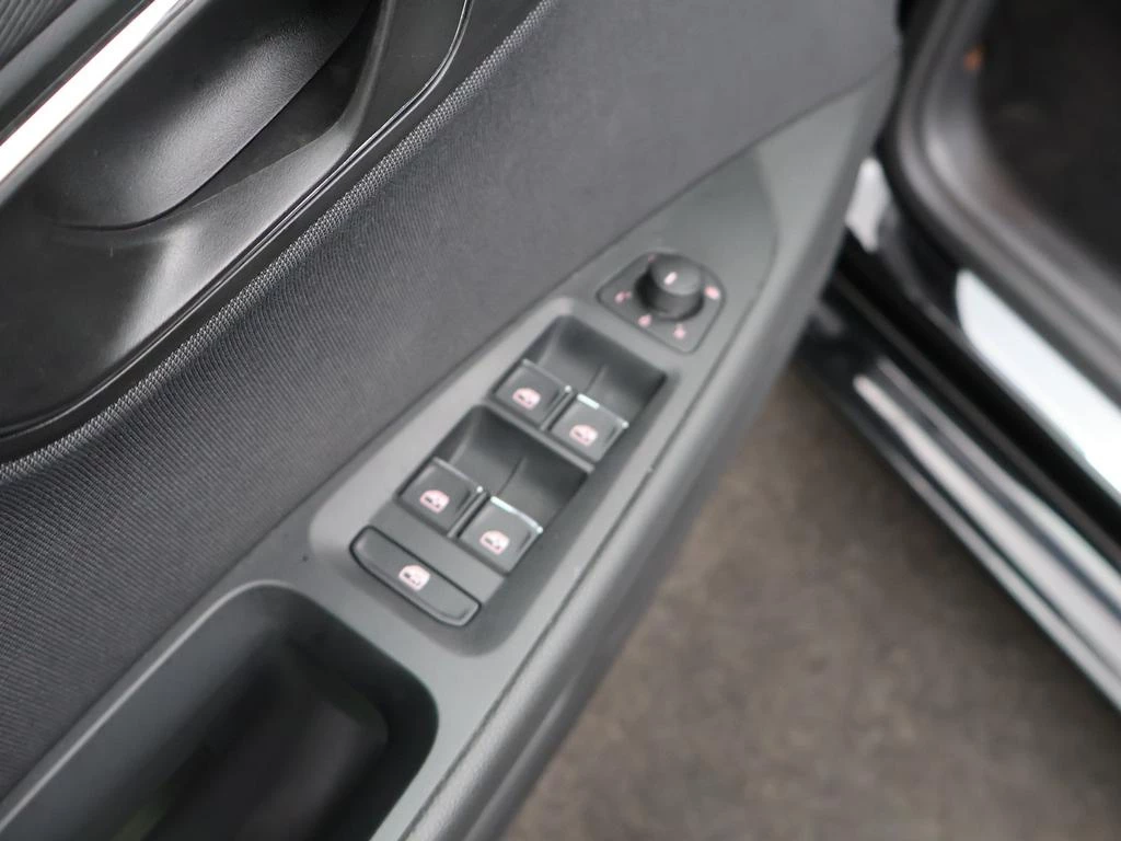 SEAT Leon ST Leon ST 1.4TSI FR 125PK *TREKHAAK*BLTH*APP-CONNECT*PDC ACHTER*NAVI*...*