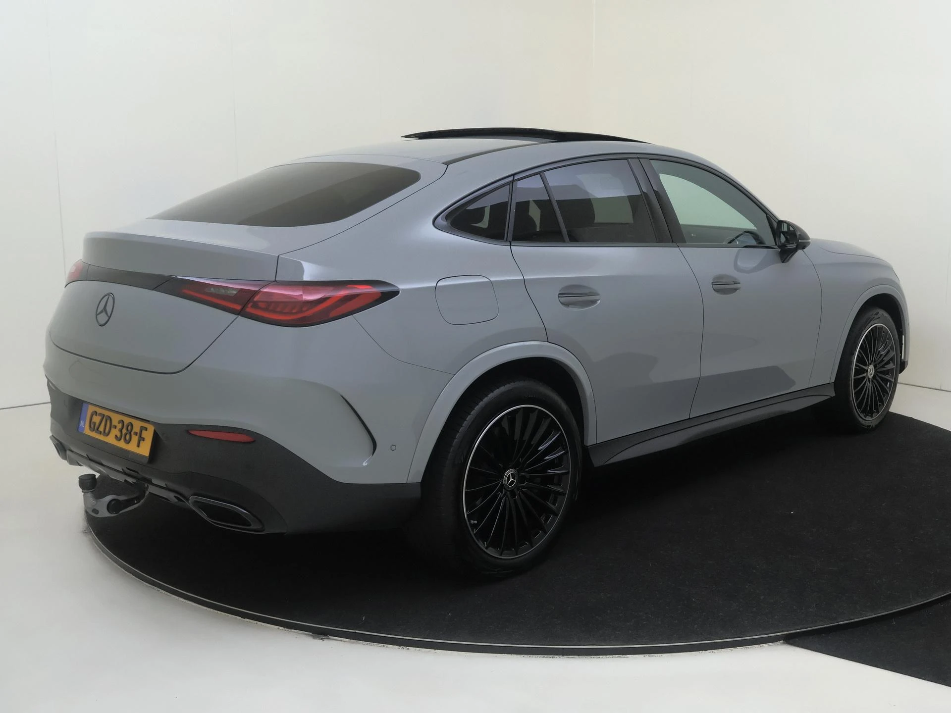 Mercedes-Benz-GLC-image-3