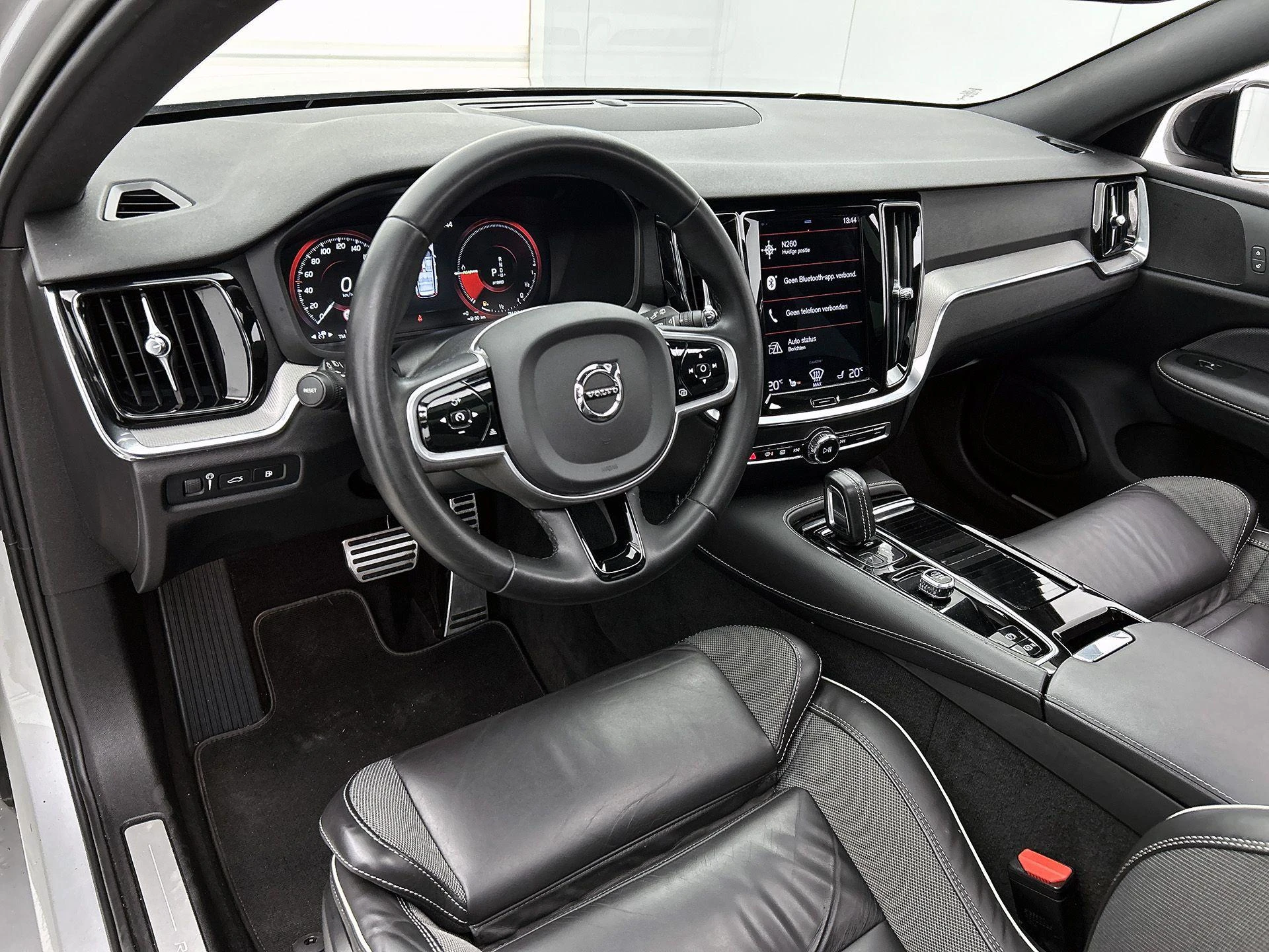 Volvo-V60-image-17
