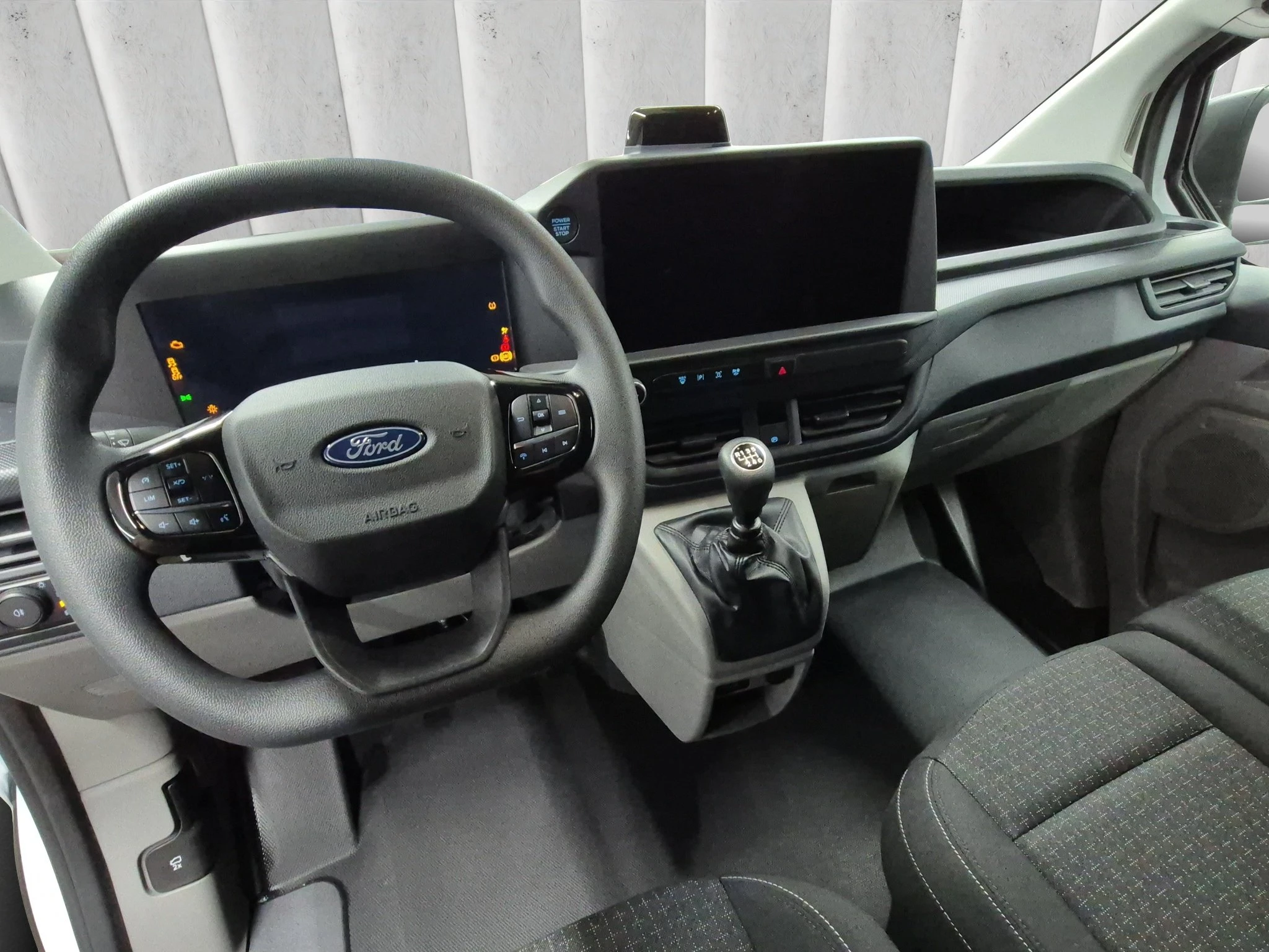 Ford-Transit Custom-image-11