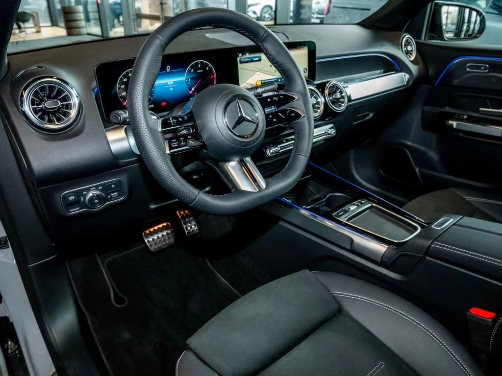 Mercedes-Benz-GLB 200 d-image-7
