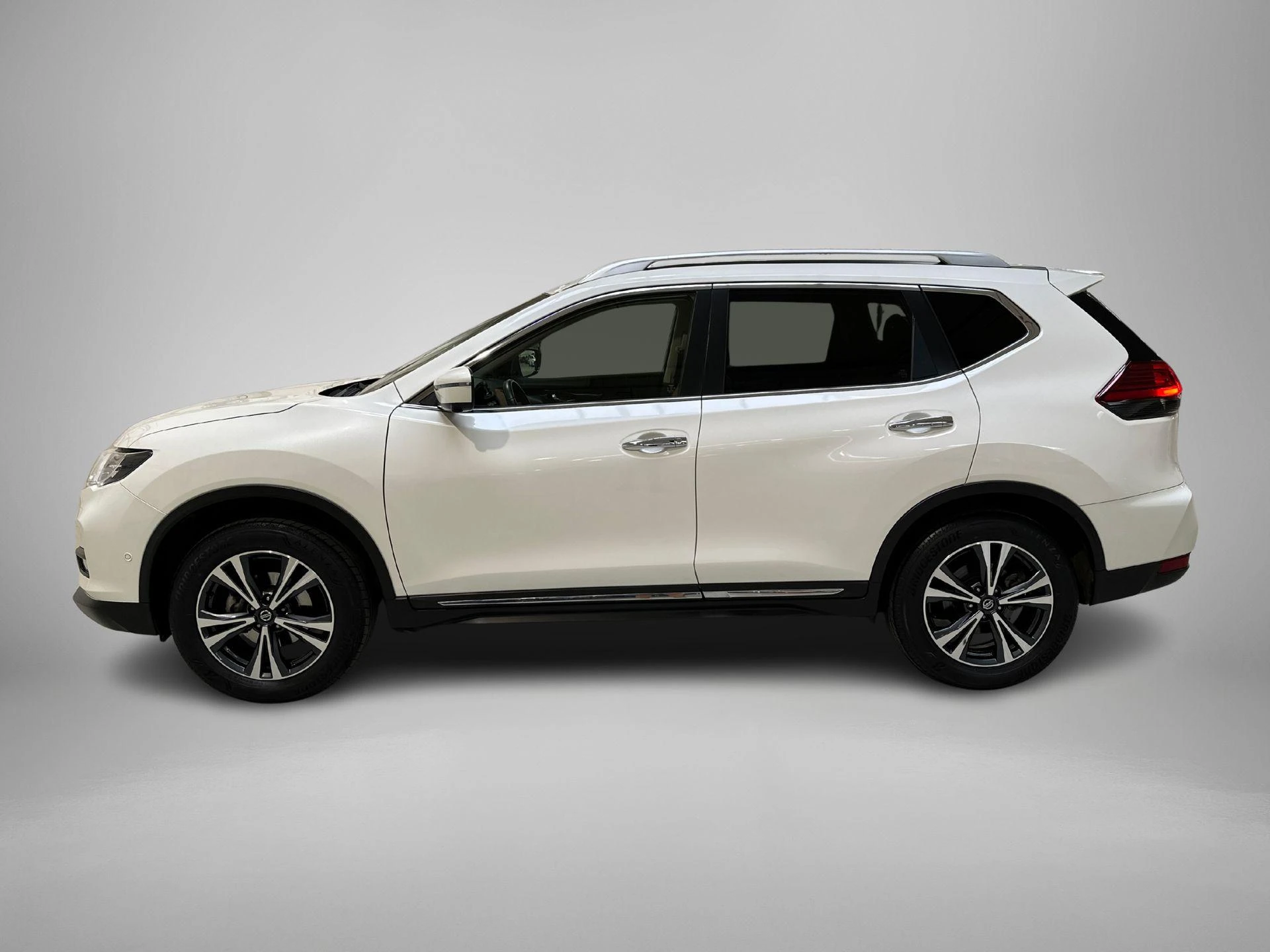 Nissan-X-Trail-image-1