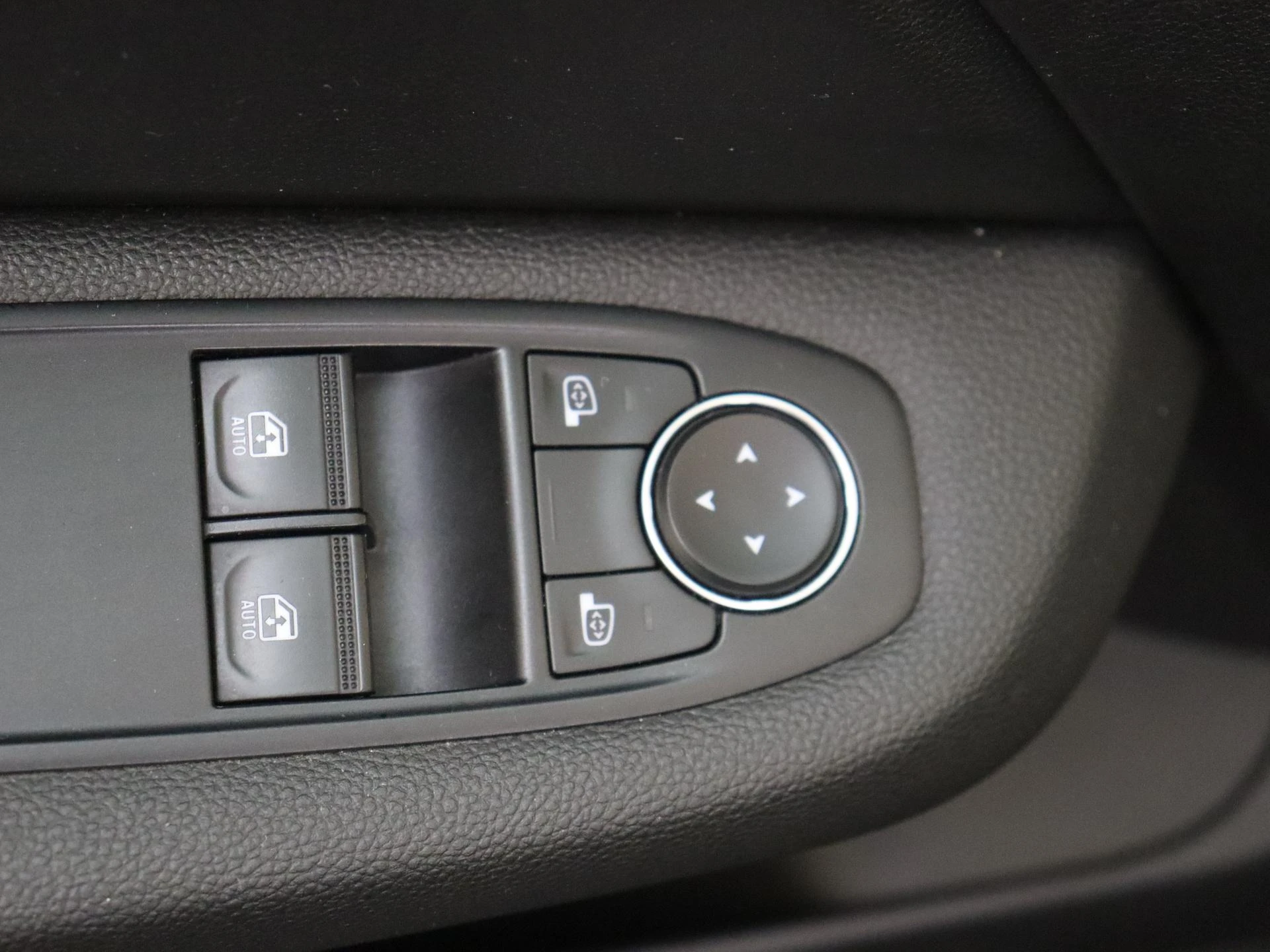 Renault-Clio-image-22