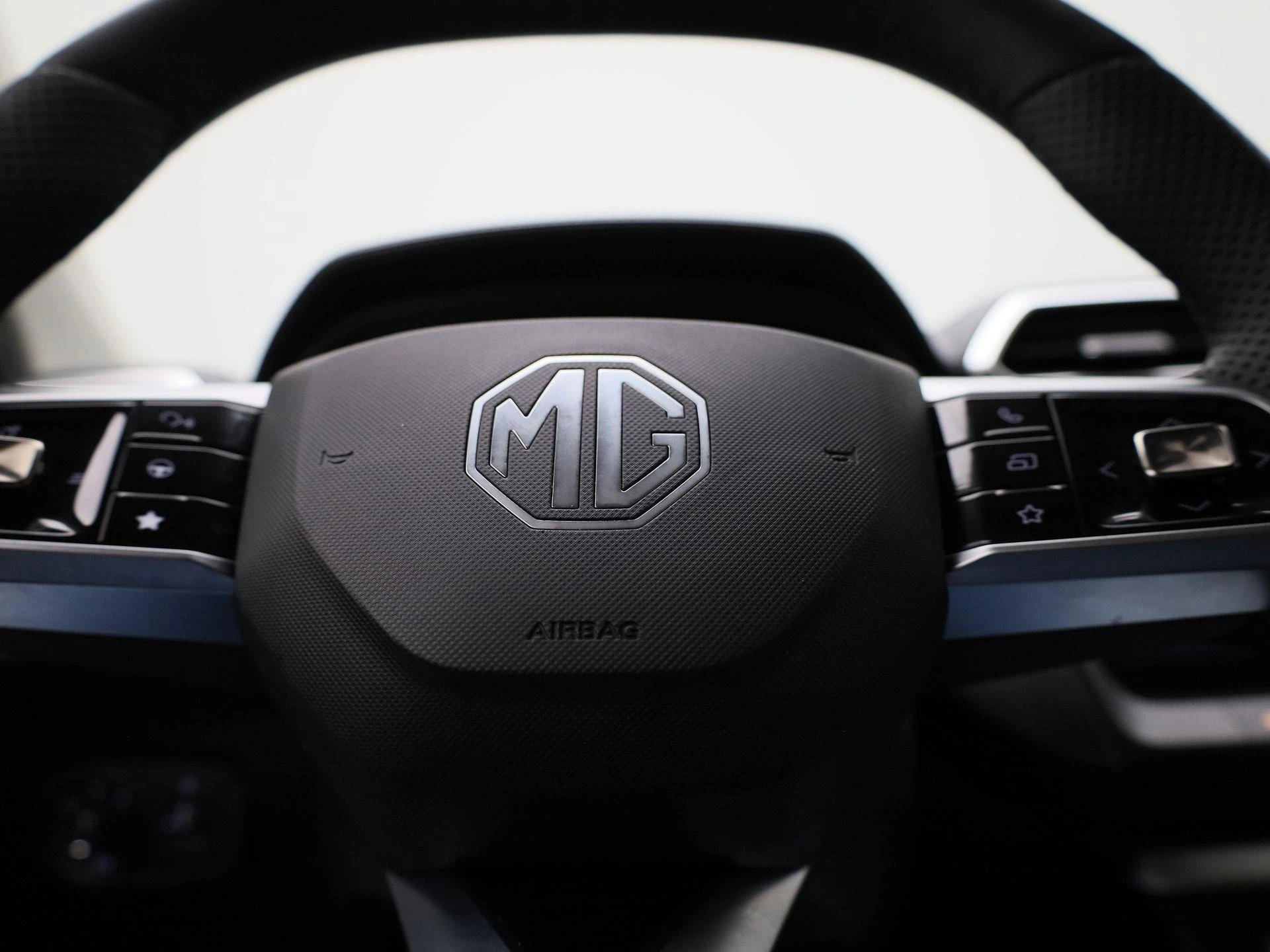 MG-ZS-image-23