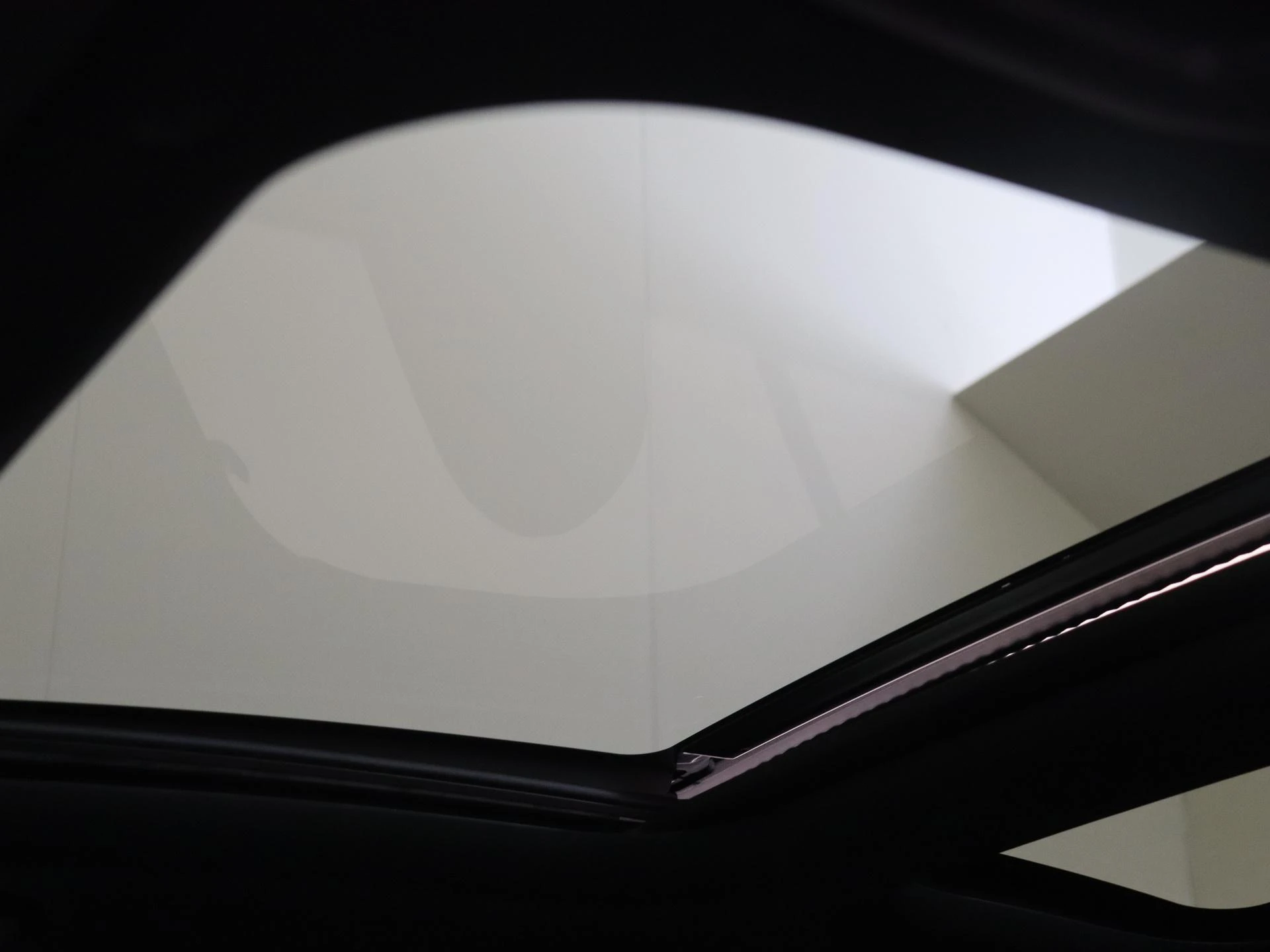 Mercedes-Benz-C-Klasse-image-27