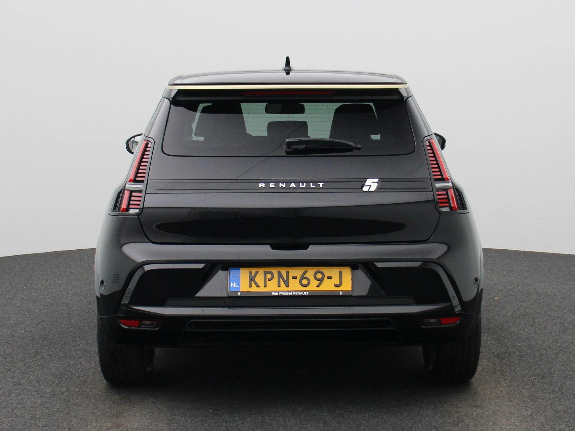 Renault-5-image-4