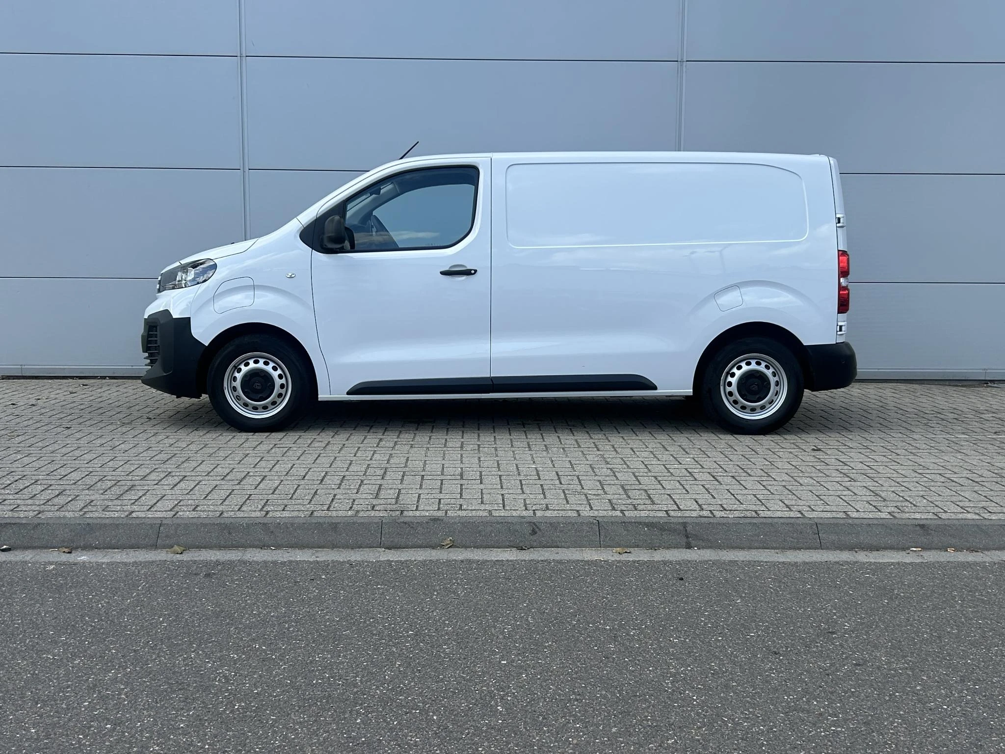 Peugeot e-Expert EV L2 75 kWh