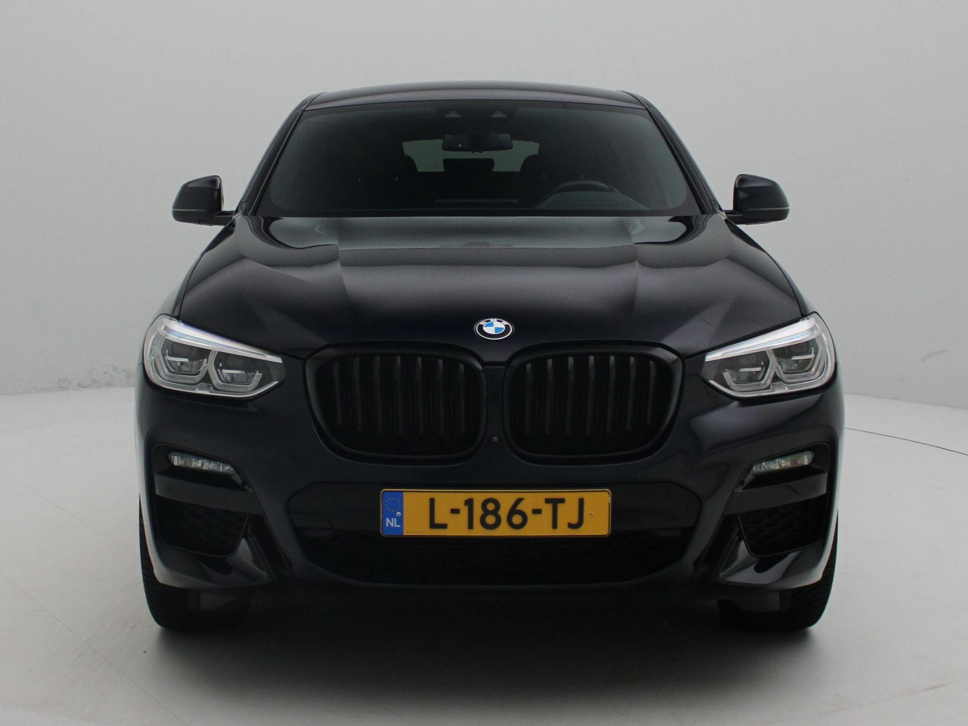 BMW-X4-image-3
