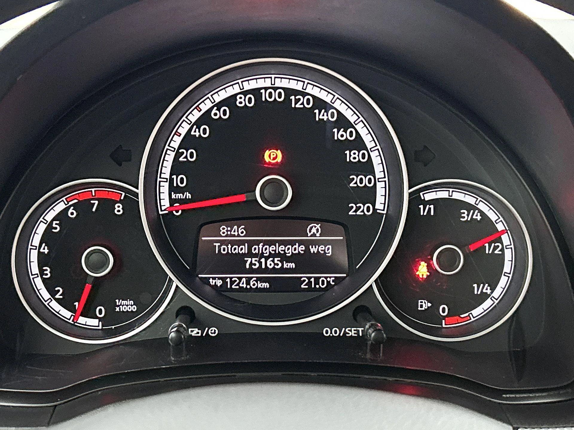 Volkswagen-up!-image-10