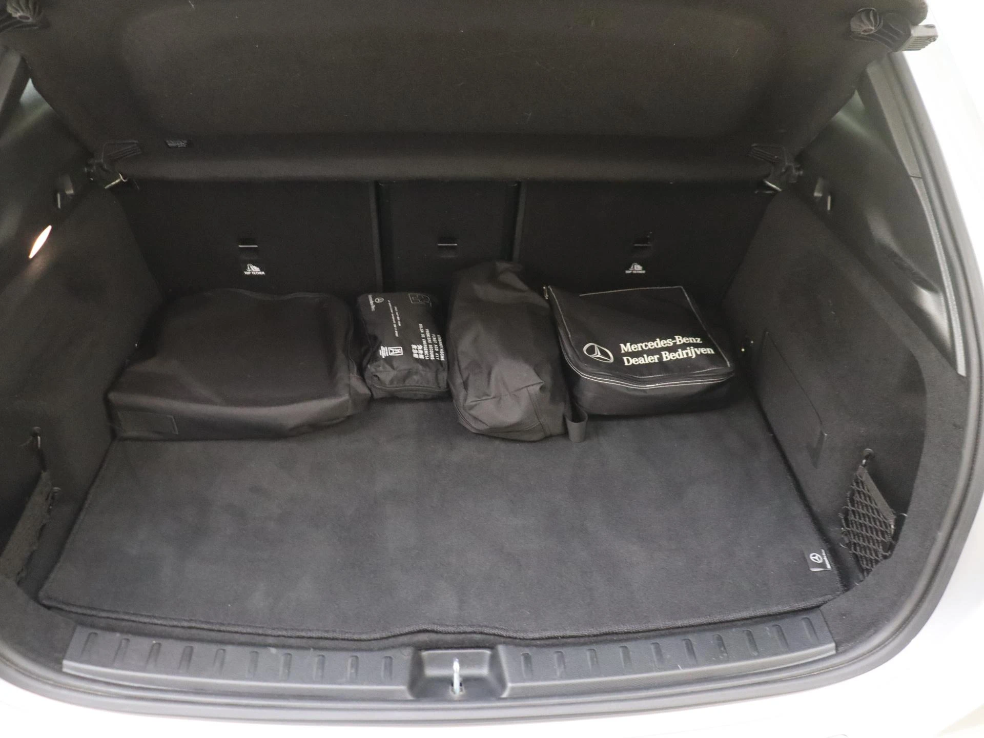 Mercedes-Benz-EQA-image-30
